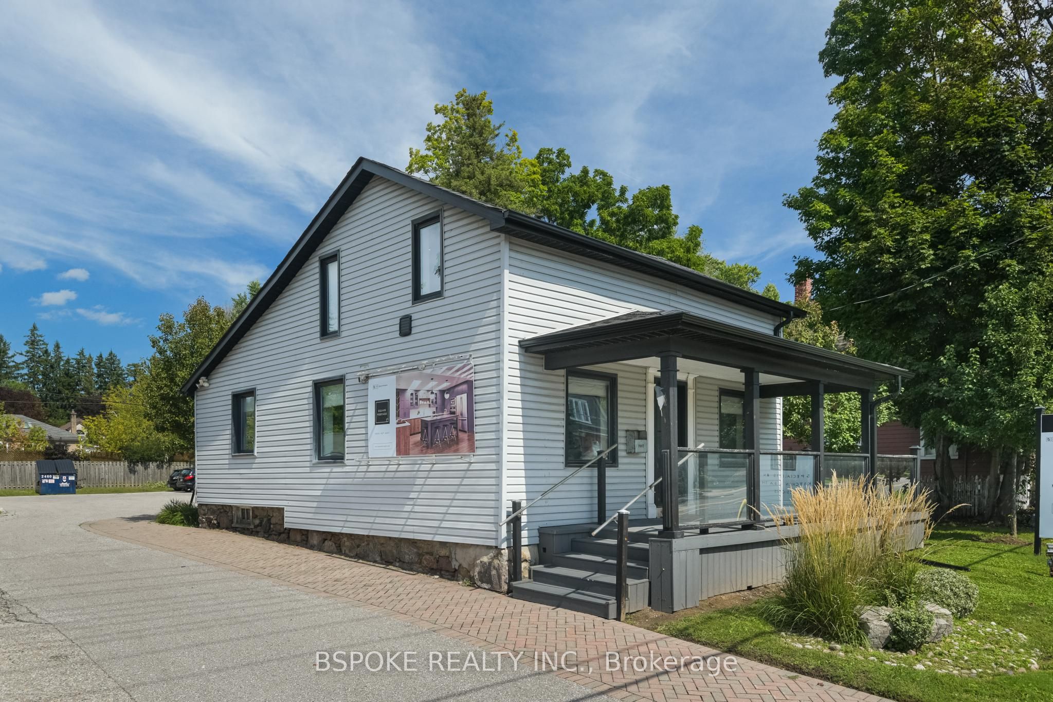 578 Kingston Road W Property Photo 2