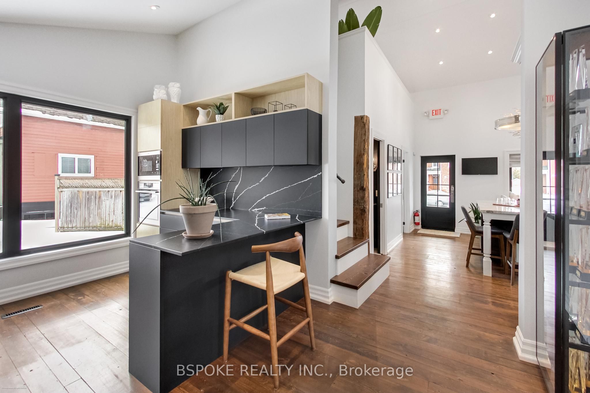 578 Kingston Road W Property Photo 21