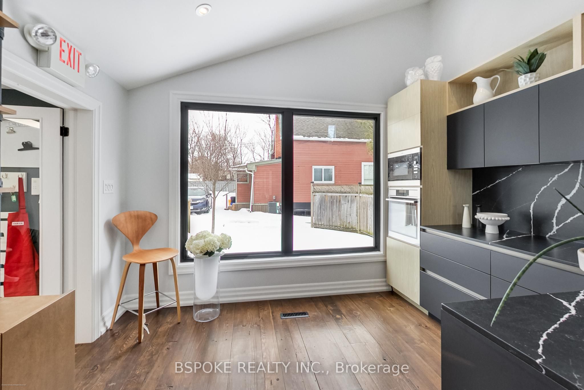 578 Kingston Road W Property Photo 25