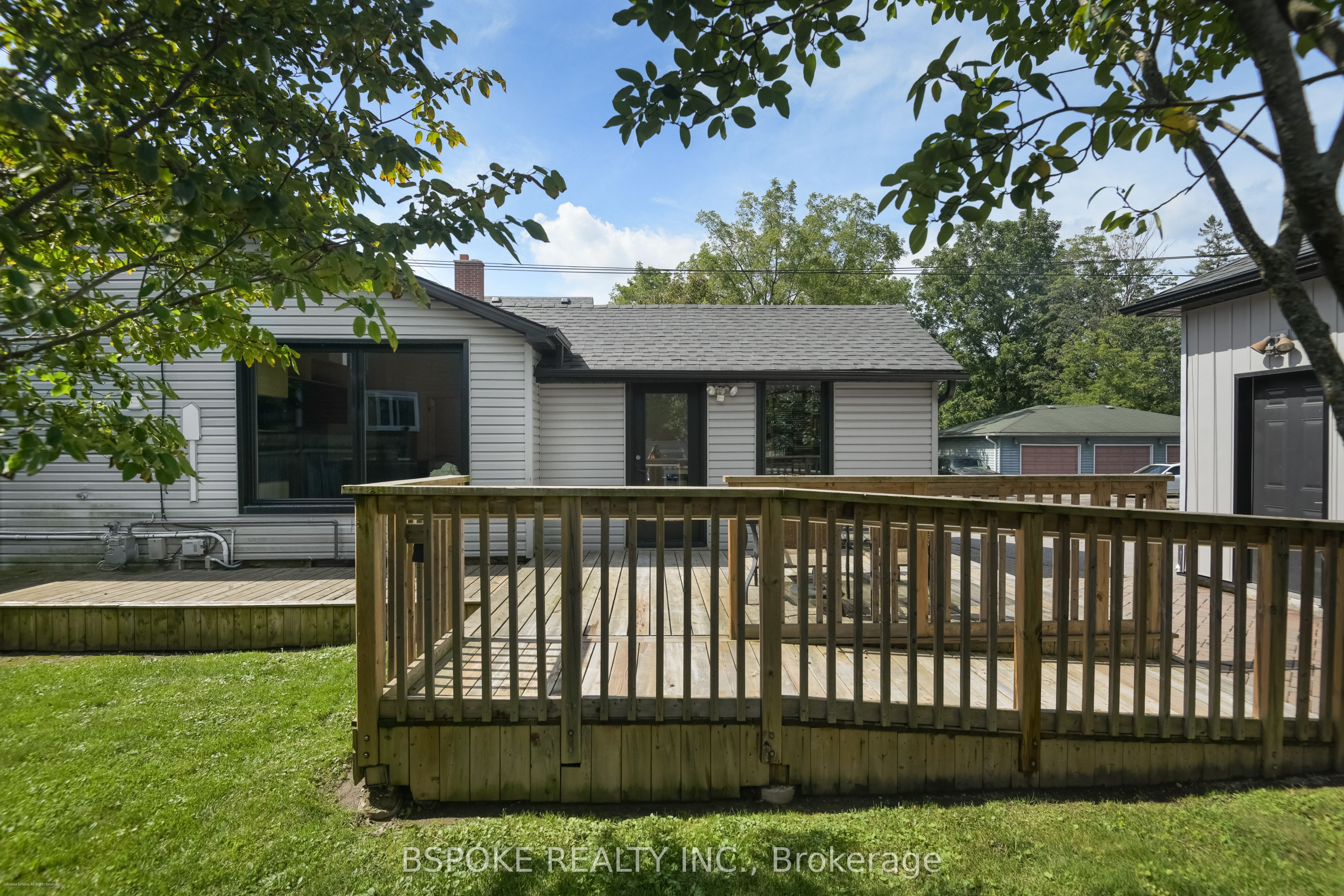 578 Kingston Road W Property Photo 36