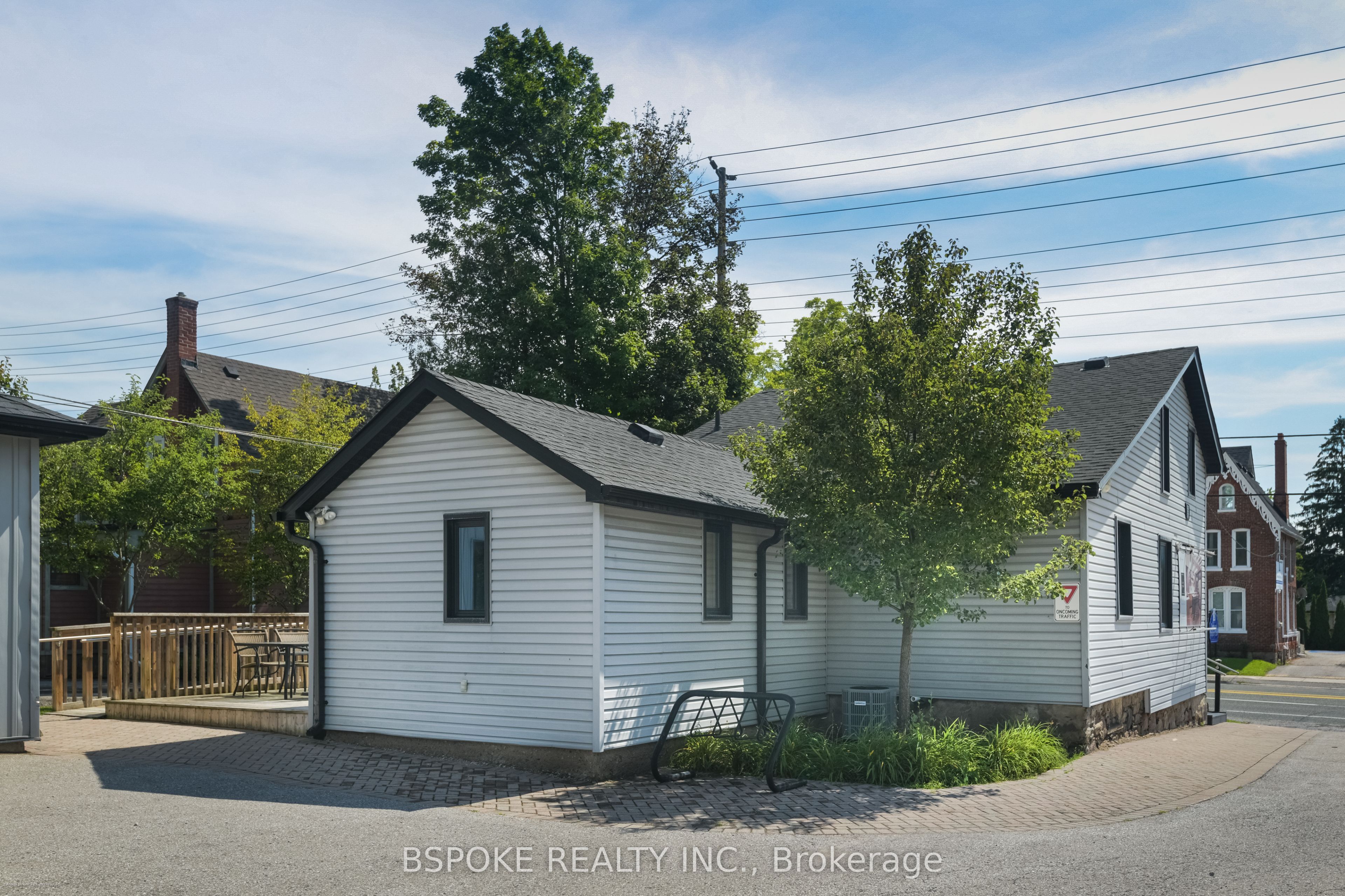 578 Kingston Road W Property Photo 41