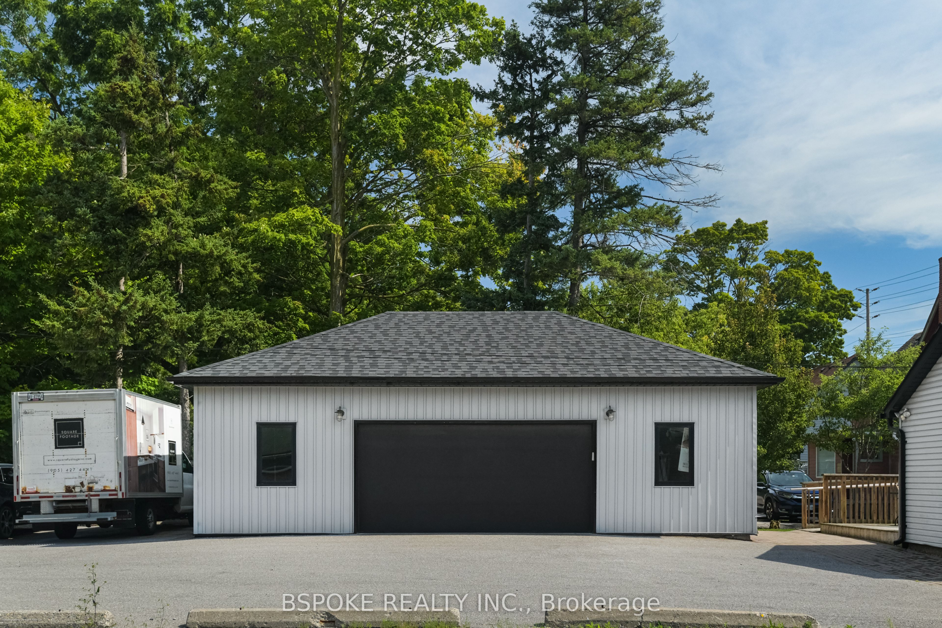 578 Kingston Road W Property Photo 43
