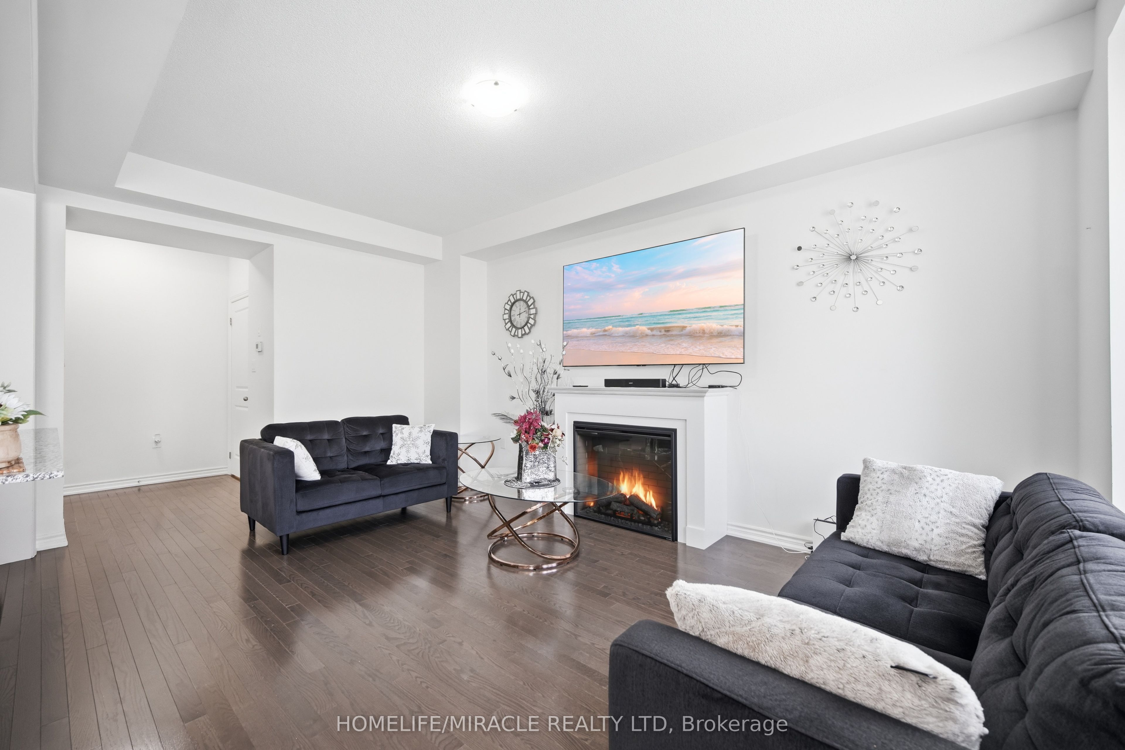 1230 Rexton Drive Property Photo 8