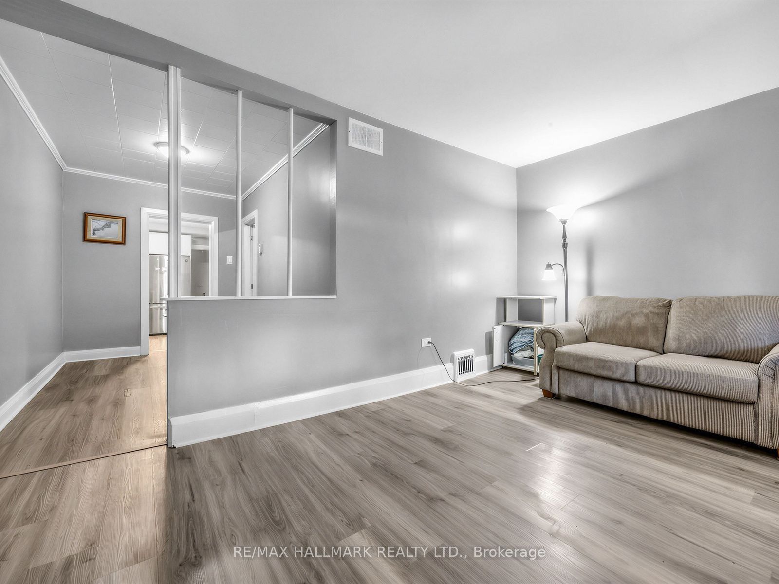 201 Linsmore Crescent Property Photo 8
