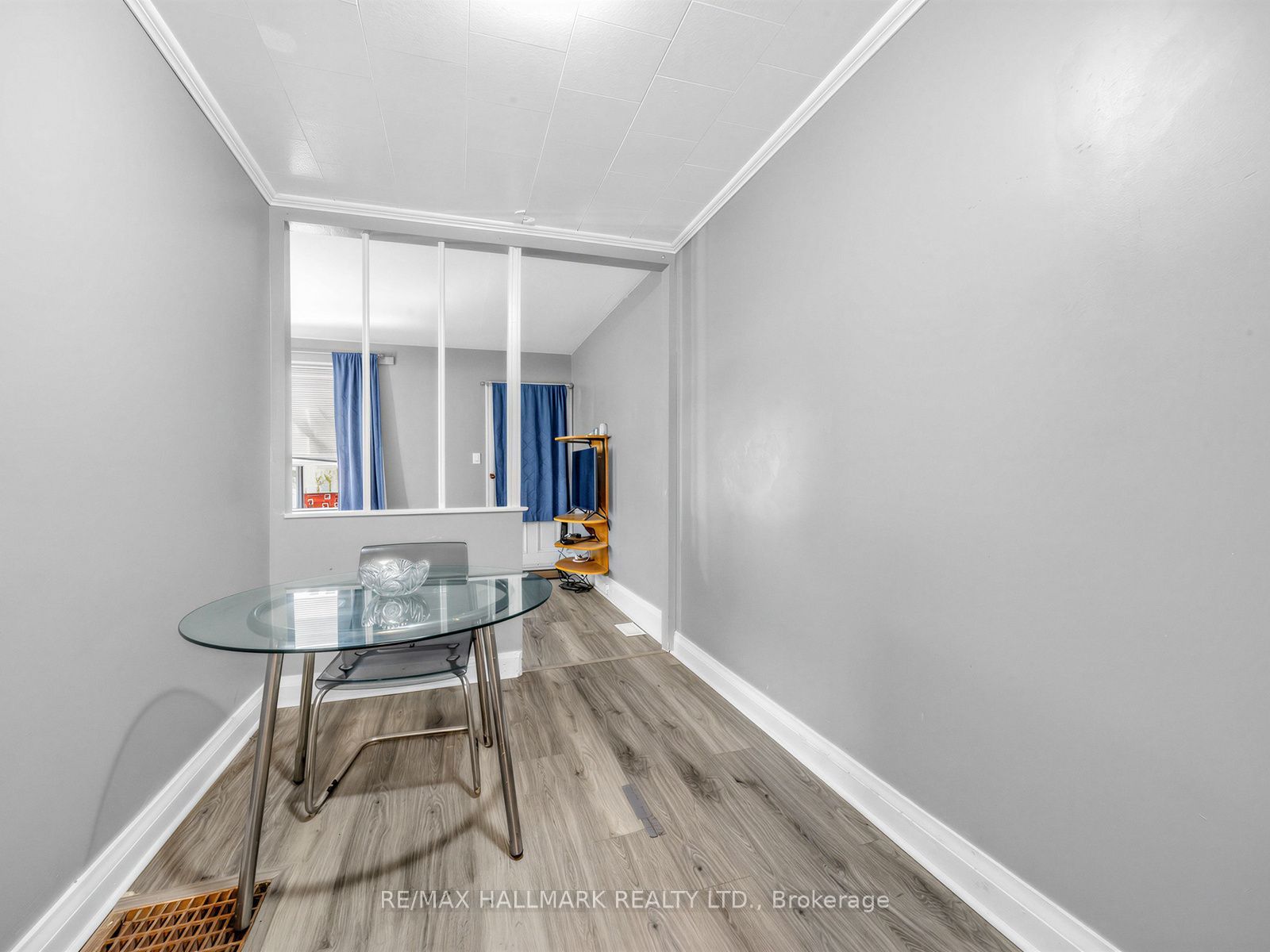 201 Linsmore Crescent Property Photo 11