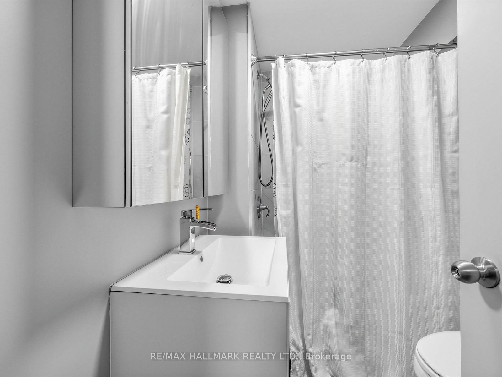 201 Linsmore Crescent Property Photo 16
