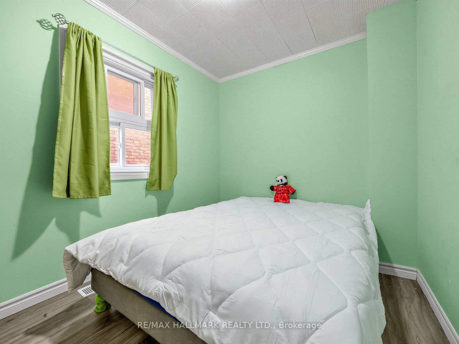 201 Linsmore Crescent Property Photo 17