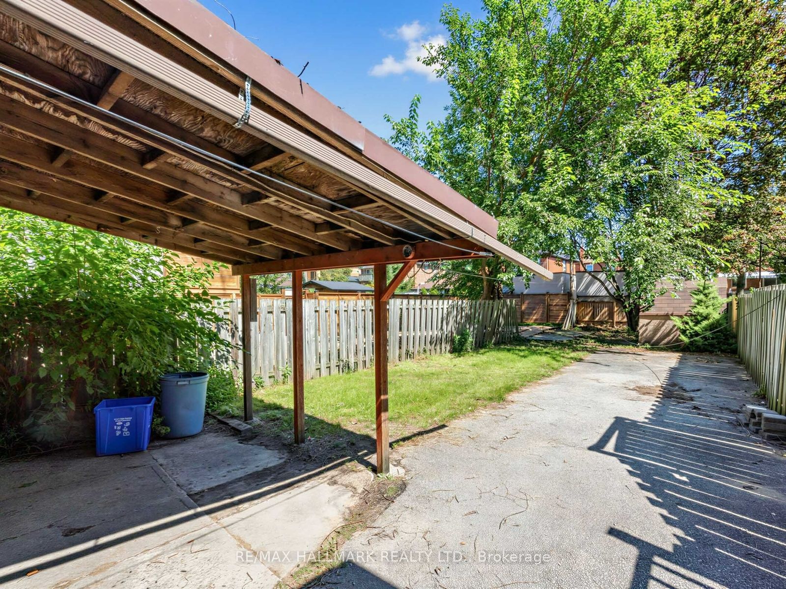 201 Linsmore Crescent Property Photo 21