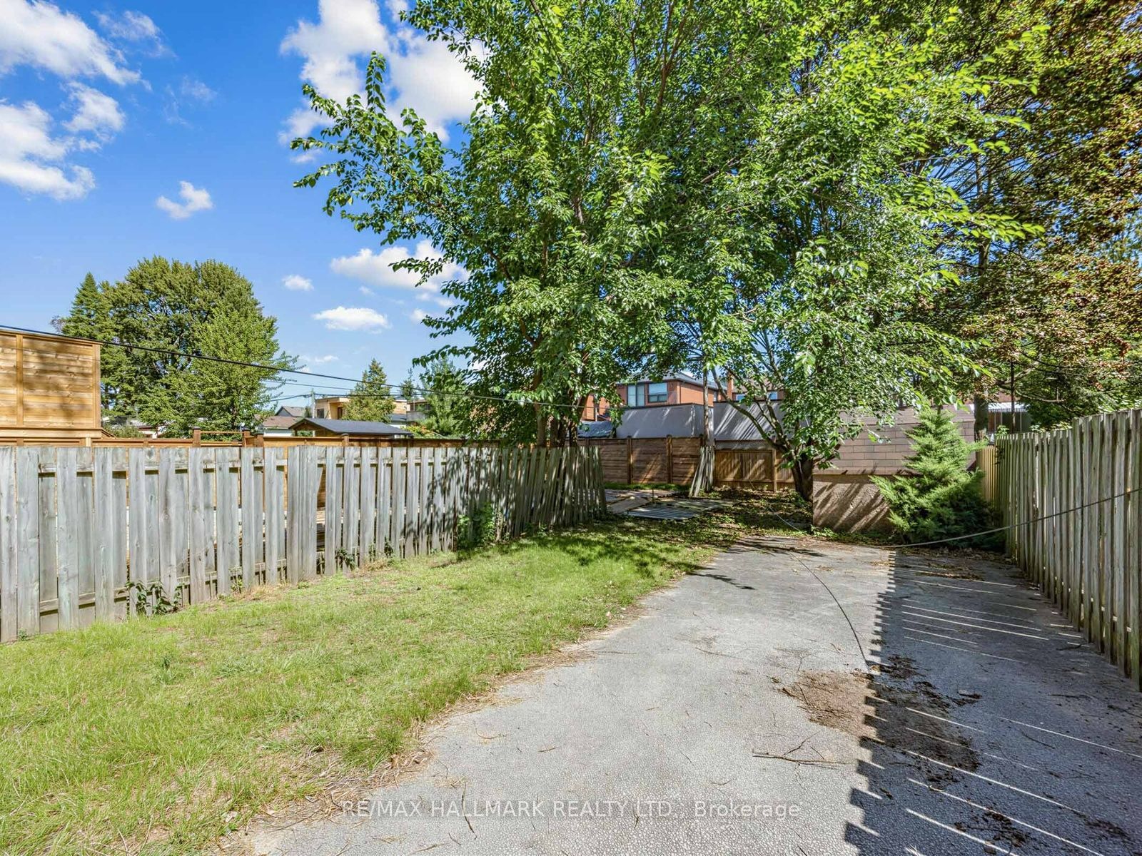 201 Linsmore Crescent Property Photo 22