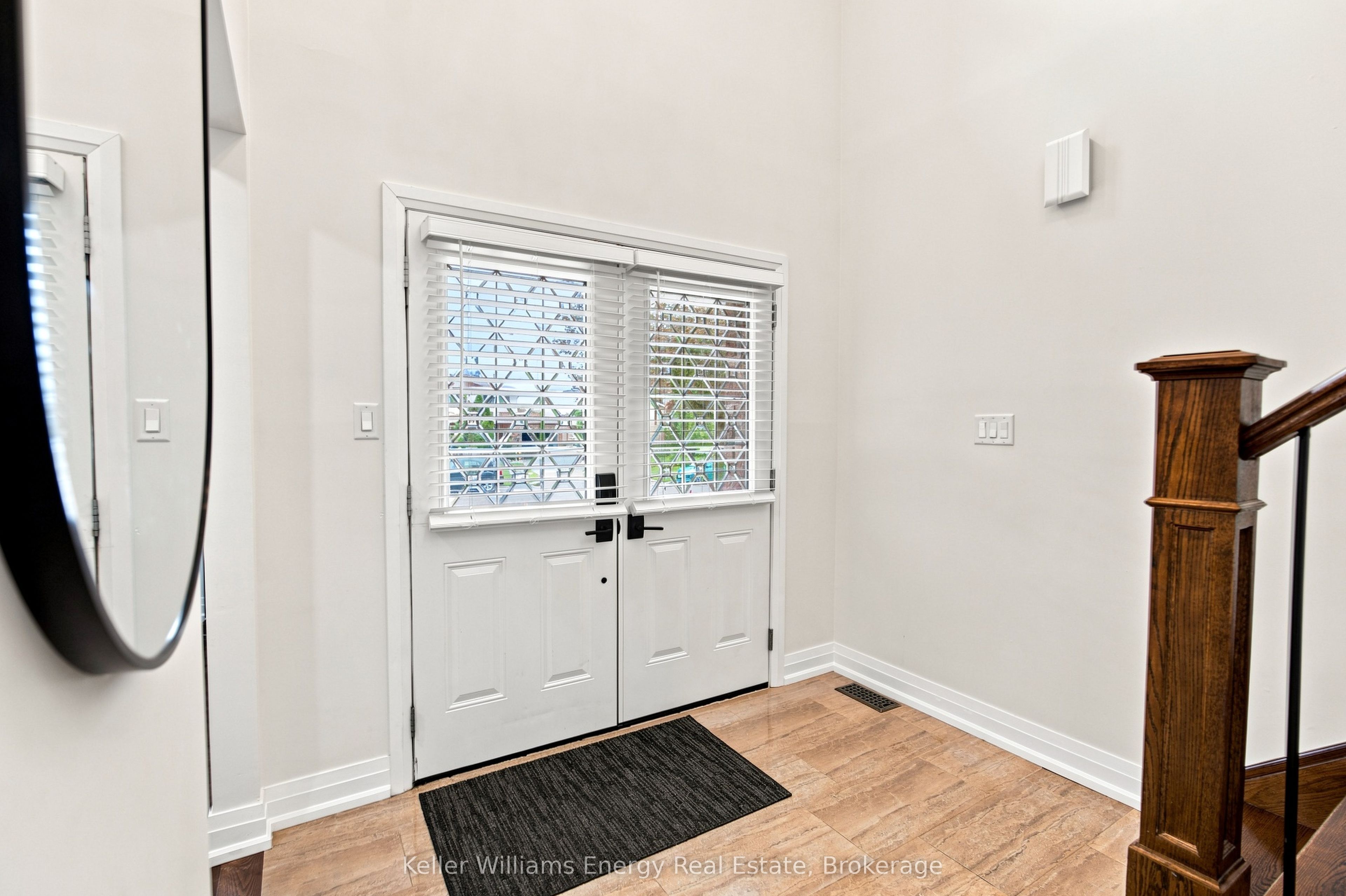 1014 Pinetree Court Property Photo 2