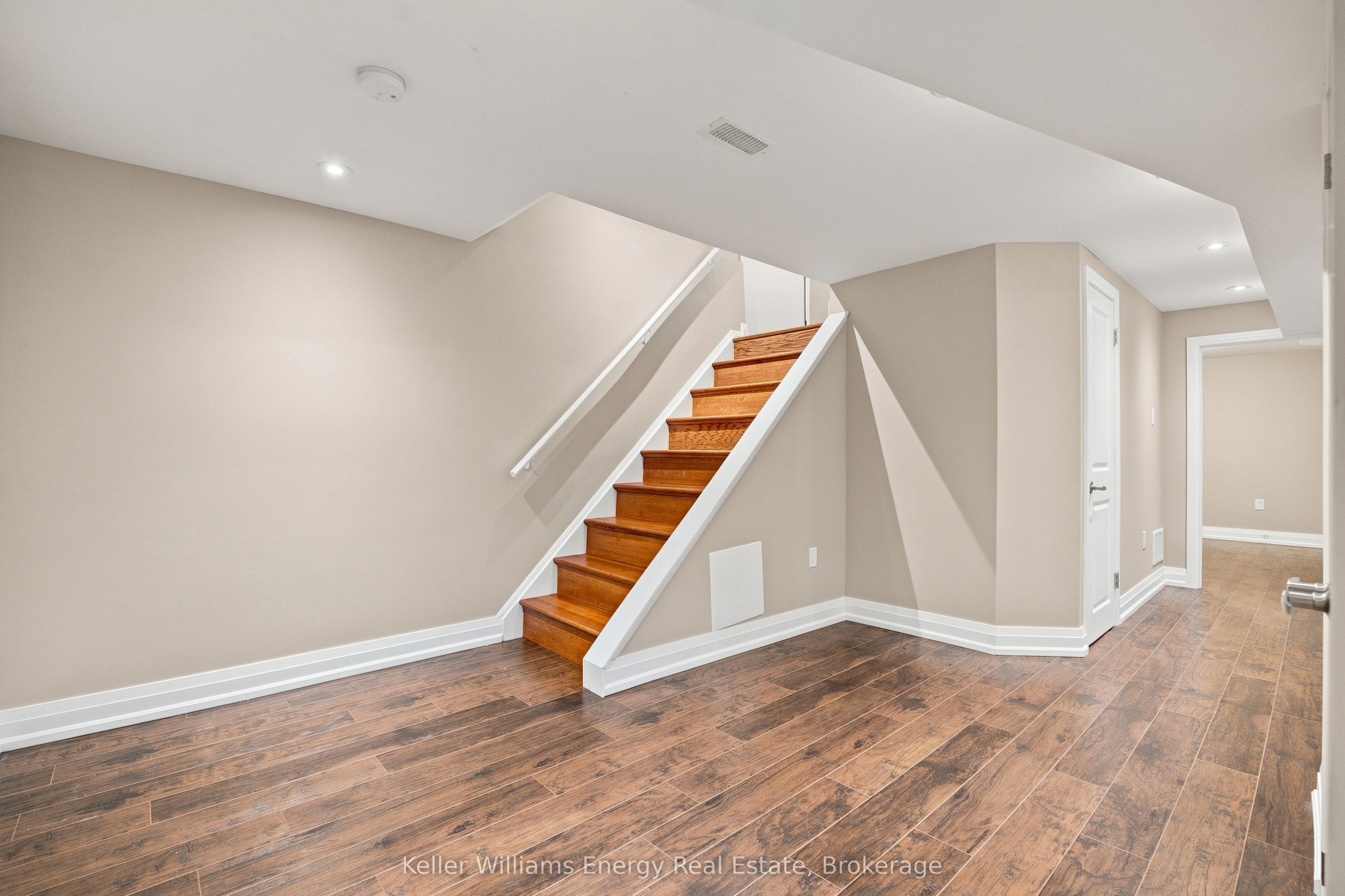 1014 Pinetree Court Property Photo 34