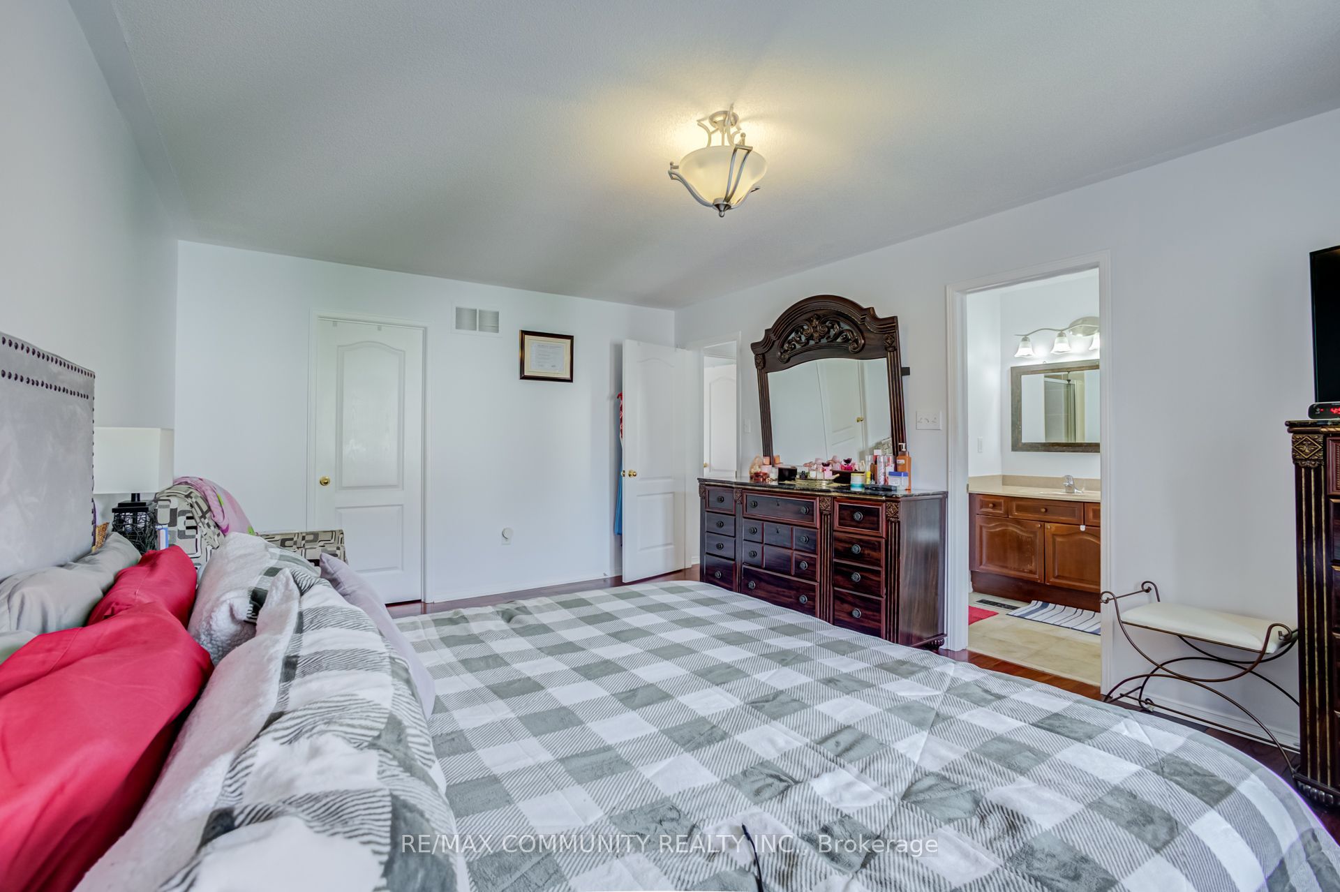 19 Tiller Street Property Photo 23
