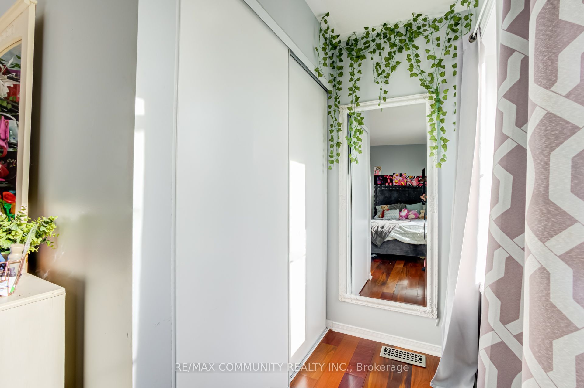 19 Tiller Street Property Photo 27