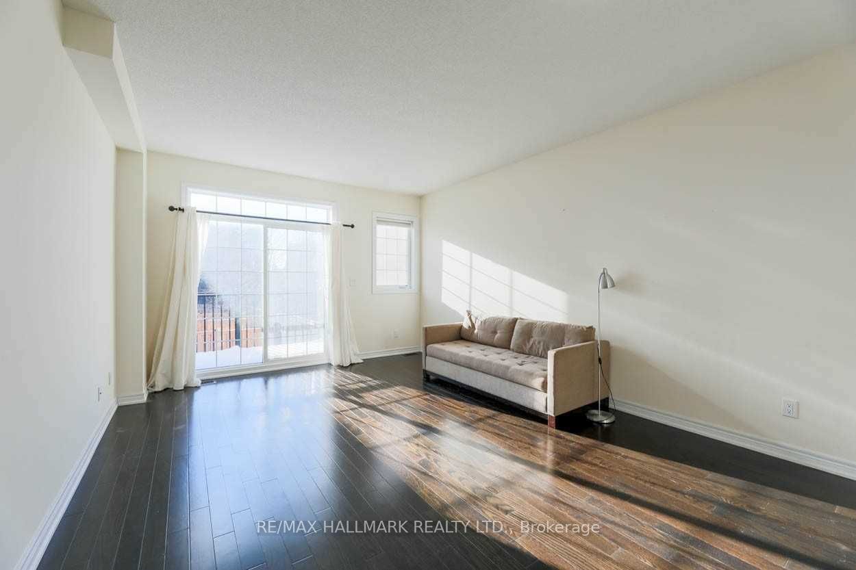 3757a St Clair Avenue E Property Photo 2