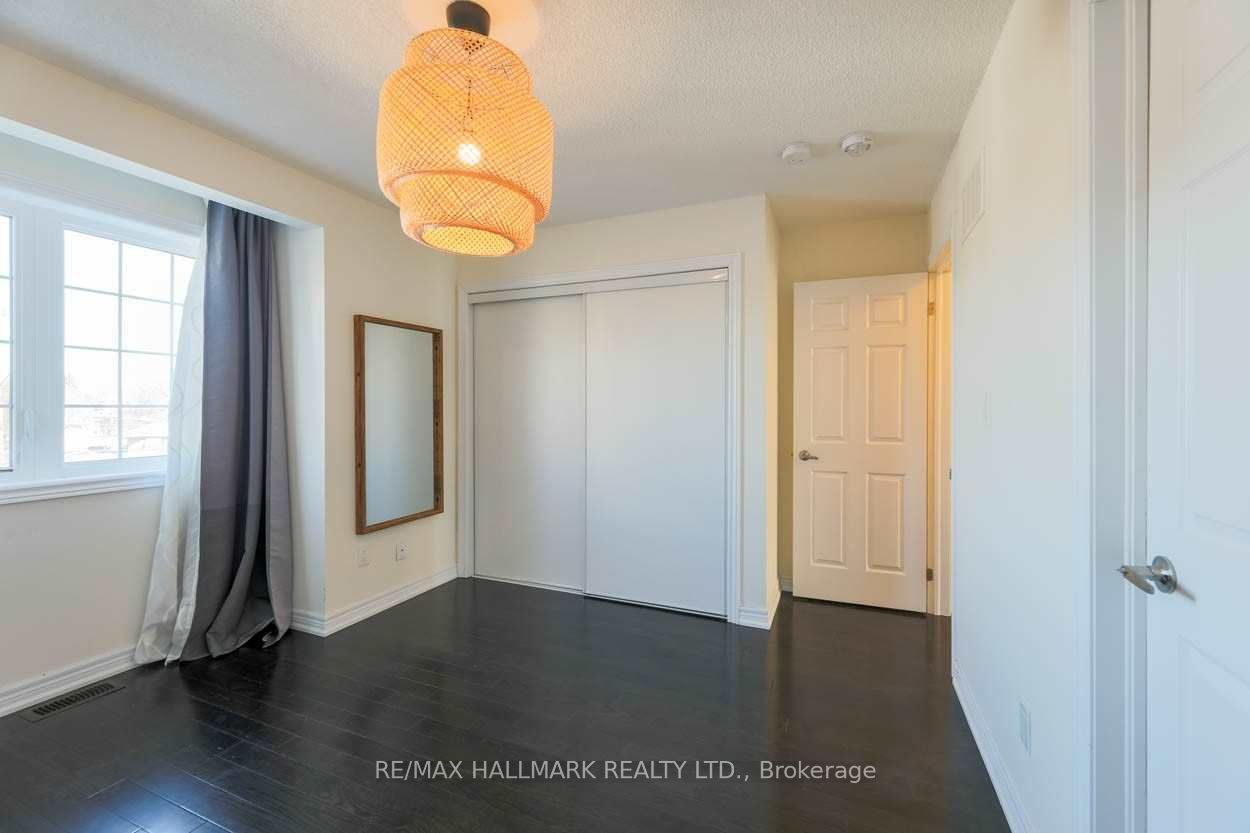 3757a St Clair Avenue E Property Photo 7