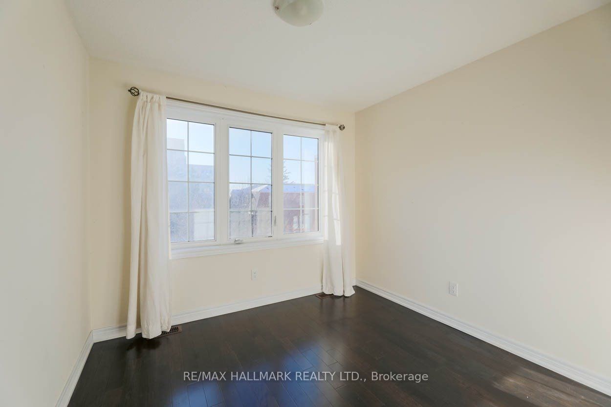 3757a St Clair Avenue E Property Photo 10
