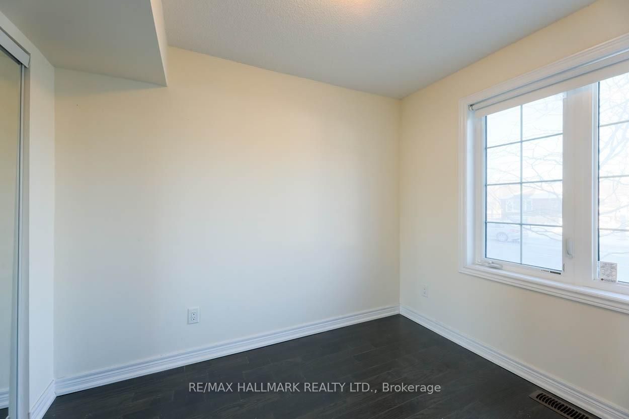 3757a St Clair Avenue E Property Photo 11