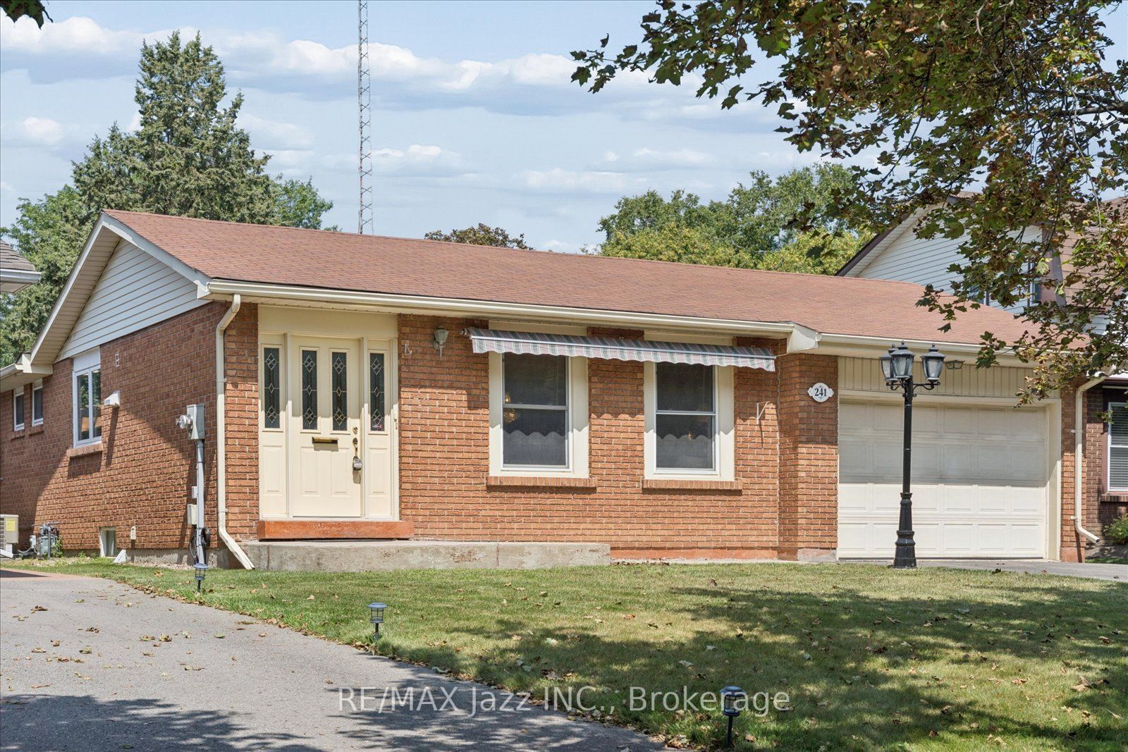 241 Viewmount Street Property Photo 2
