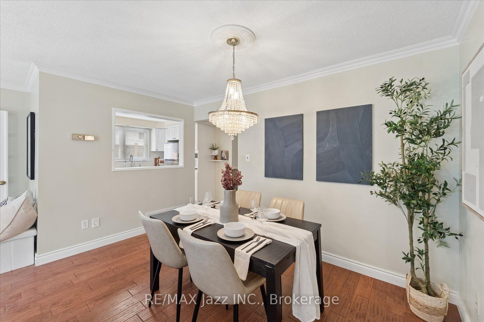 241 Viewmount Street Property Photo 11