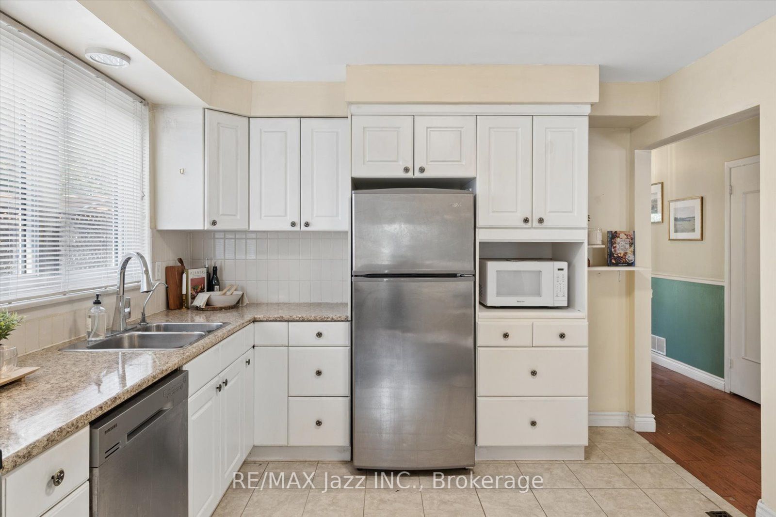 241 Viewmount Street Property Photo 16