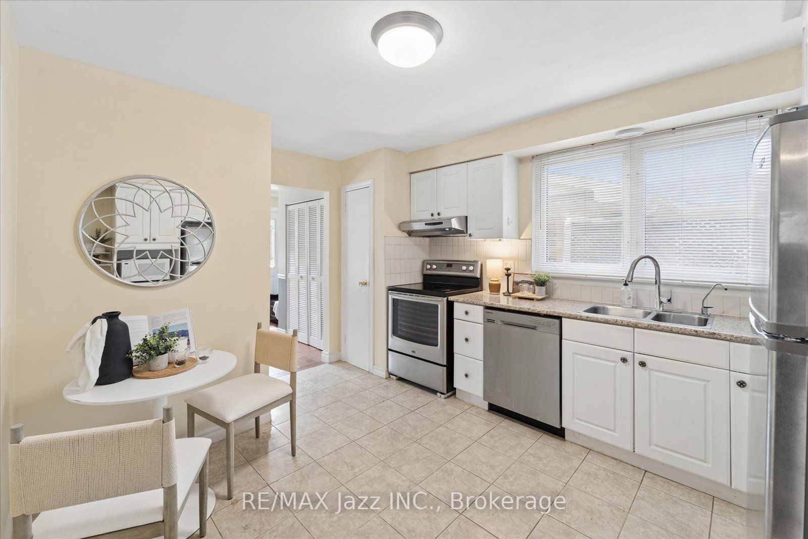 241 Viewmount Street Property Photo 18