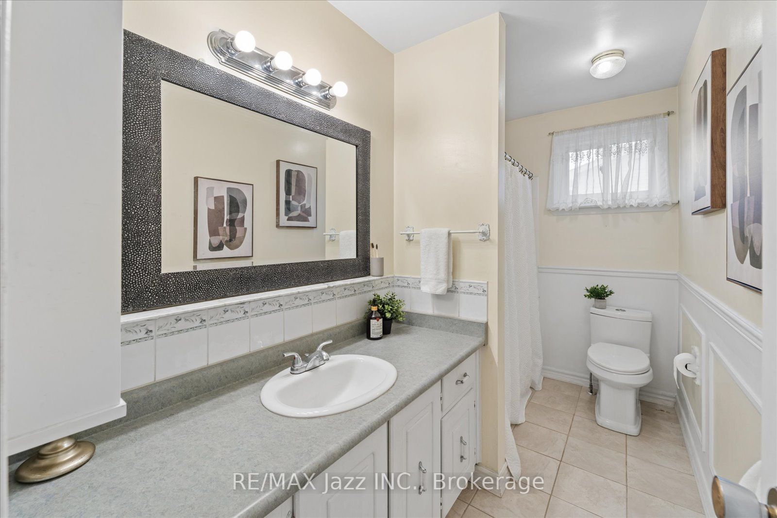 241 Viewmount Street Property Photo 28