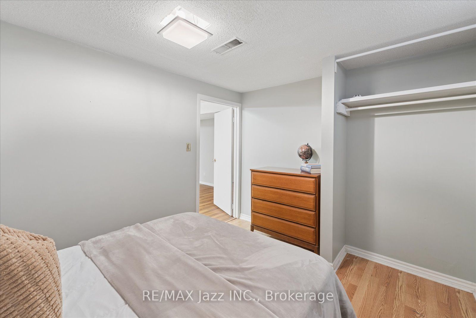 241 Viewmount Street Property Photo 36