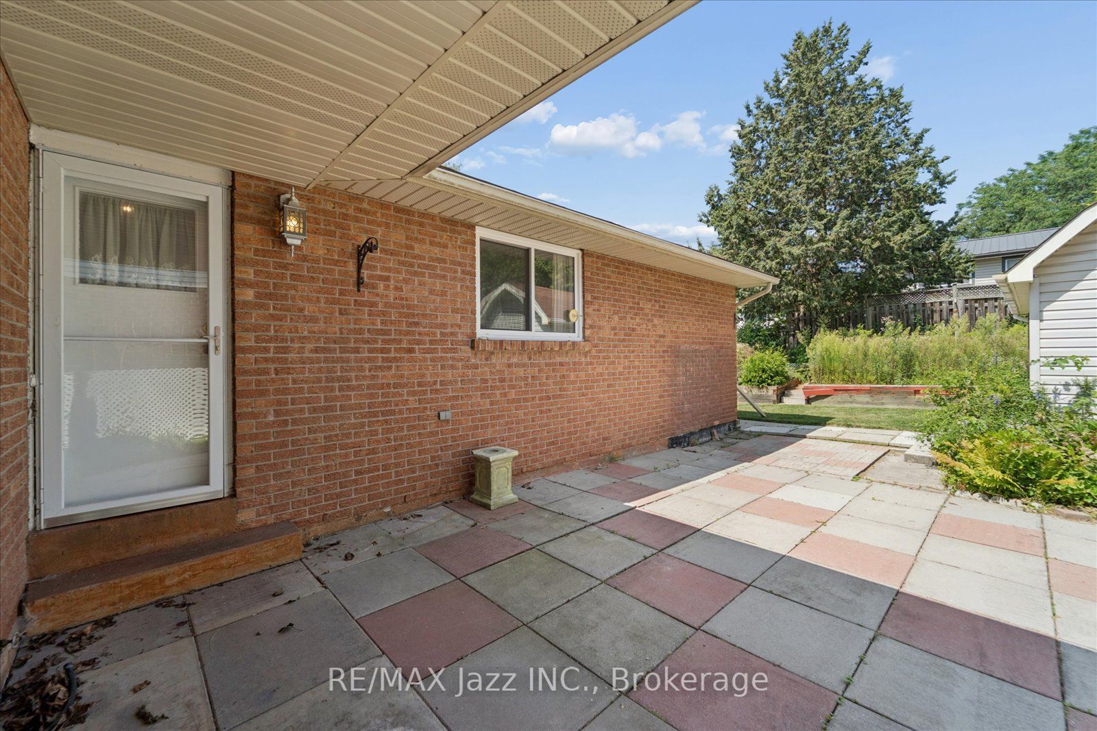 241 Viewmount Street Property Photo 40