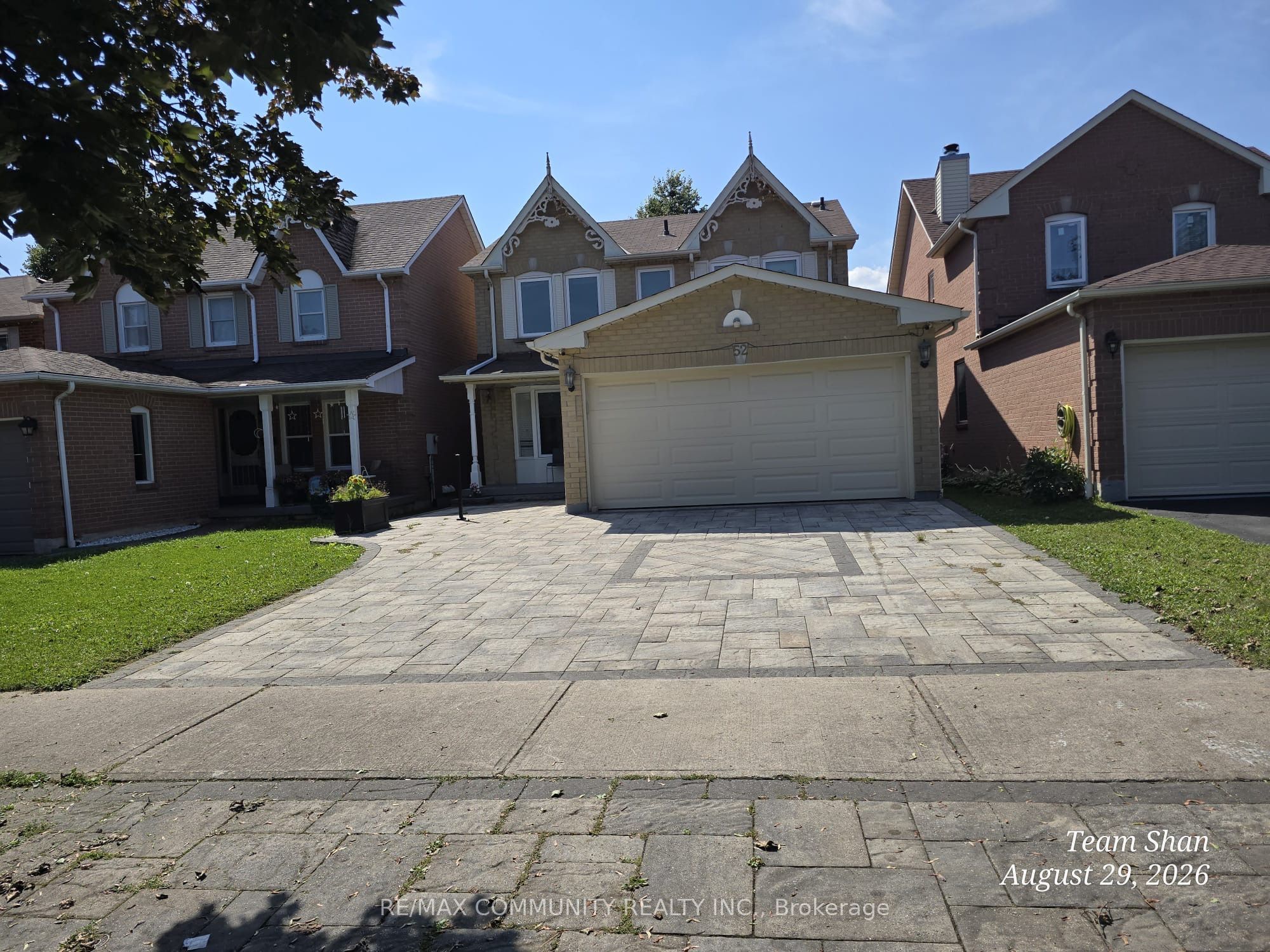 52 Noake Crescent Main Property Photo 2