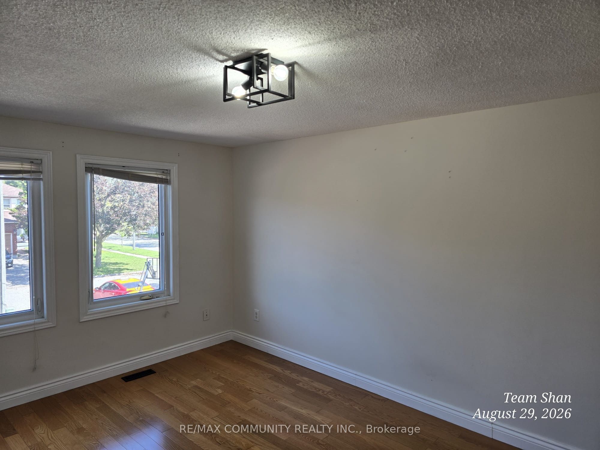 52 Noake Crescent Main Property Photo 17