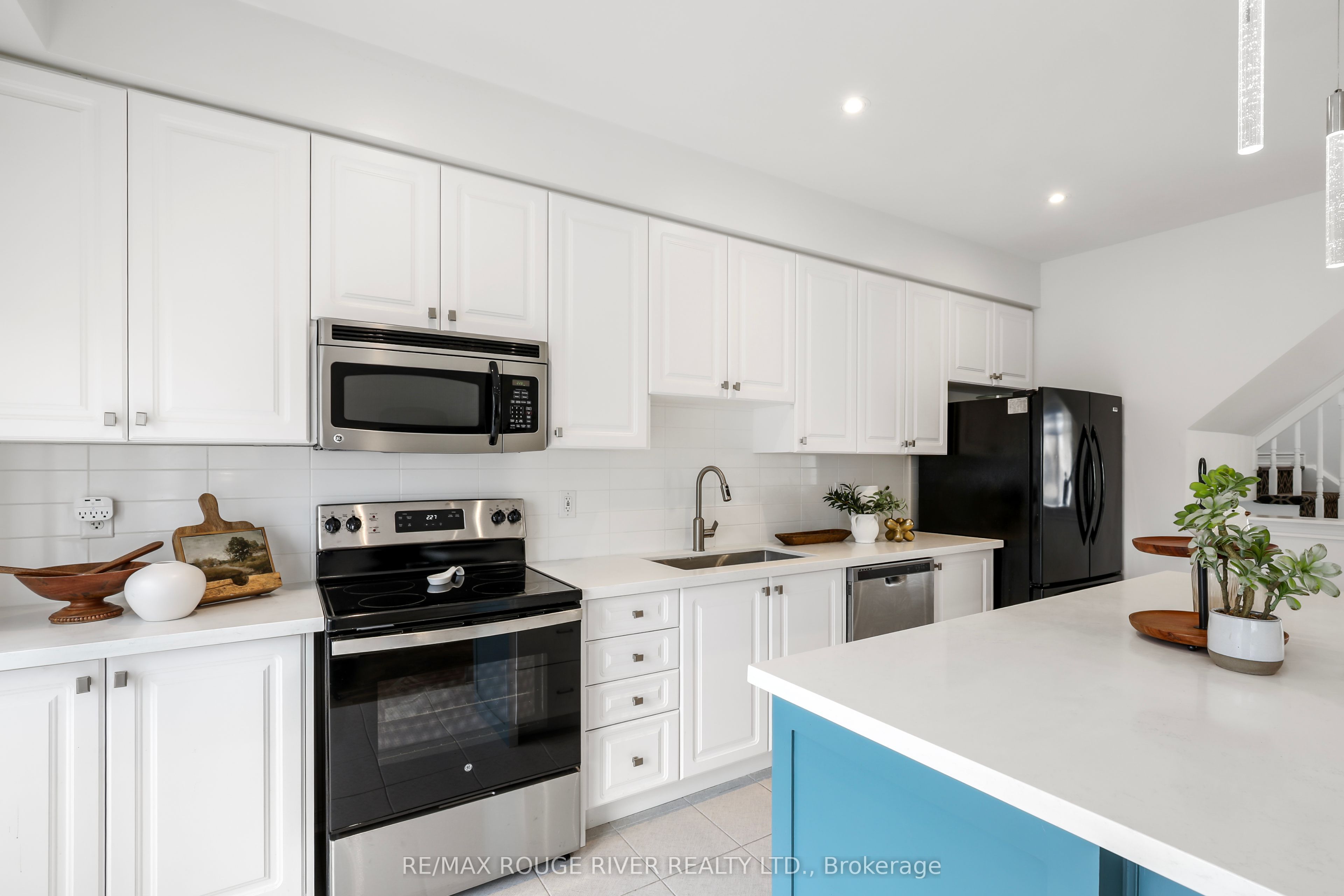 17 Devineridge Avenue Property Photo 11