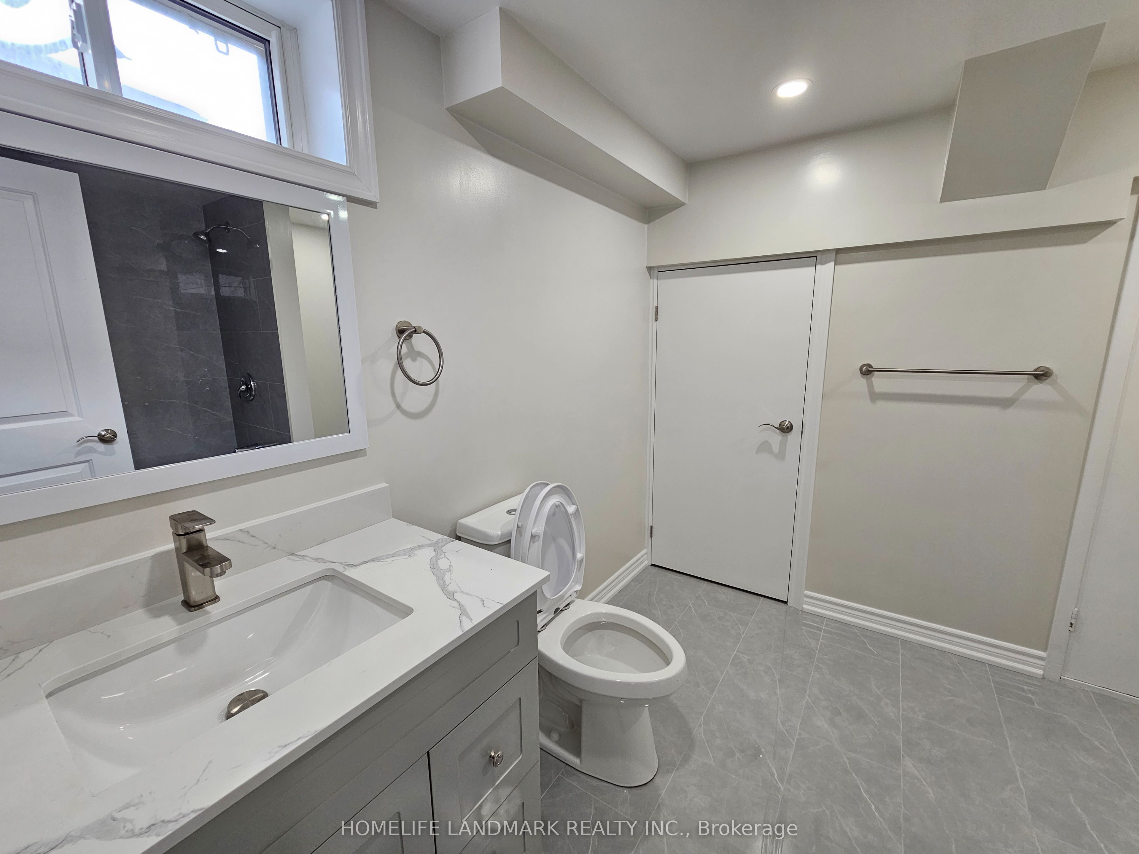499 Tennyson Court Lower Property Photo 3