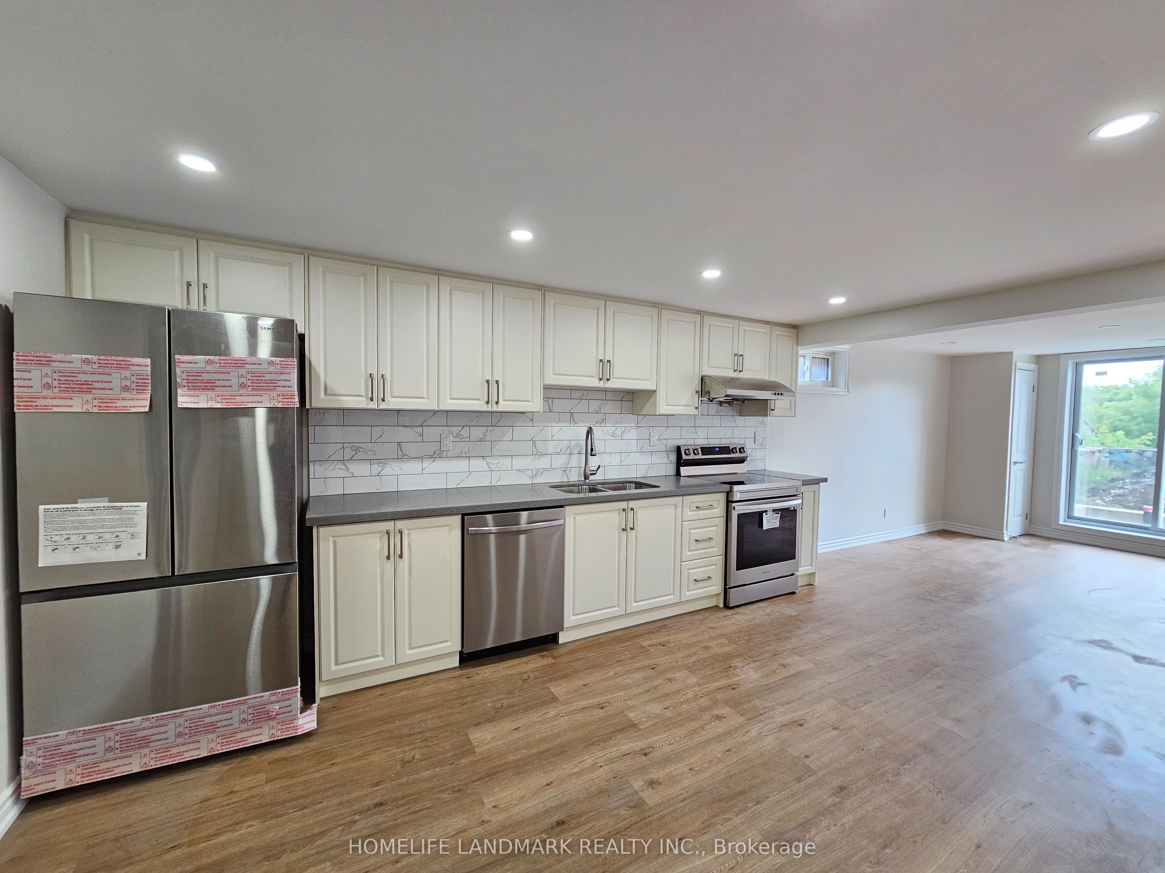 499 Tennyson Court Lower Property Photo 6