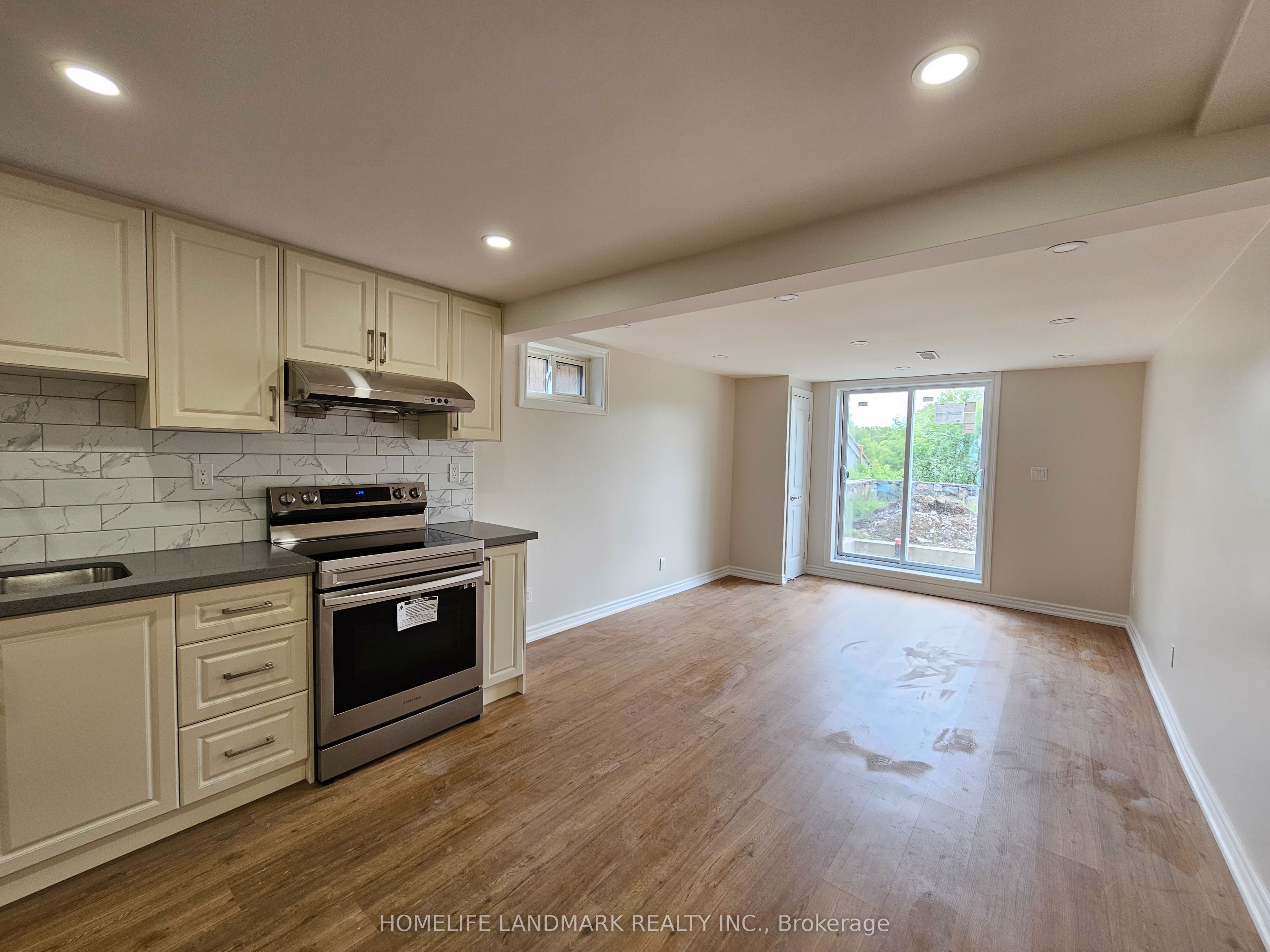 499 Tennyson Court Lower Property Photo 10