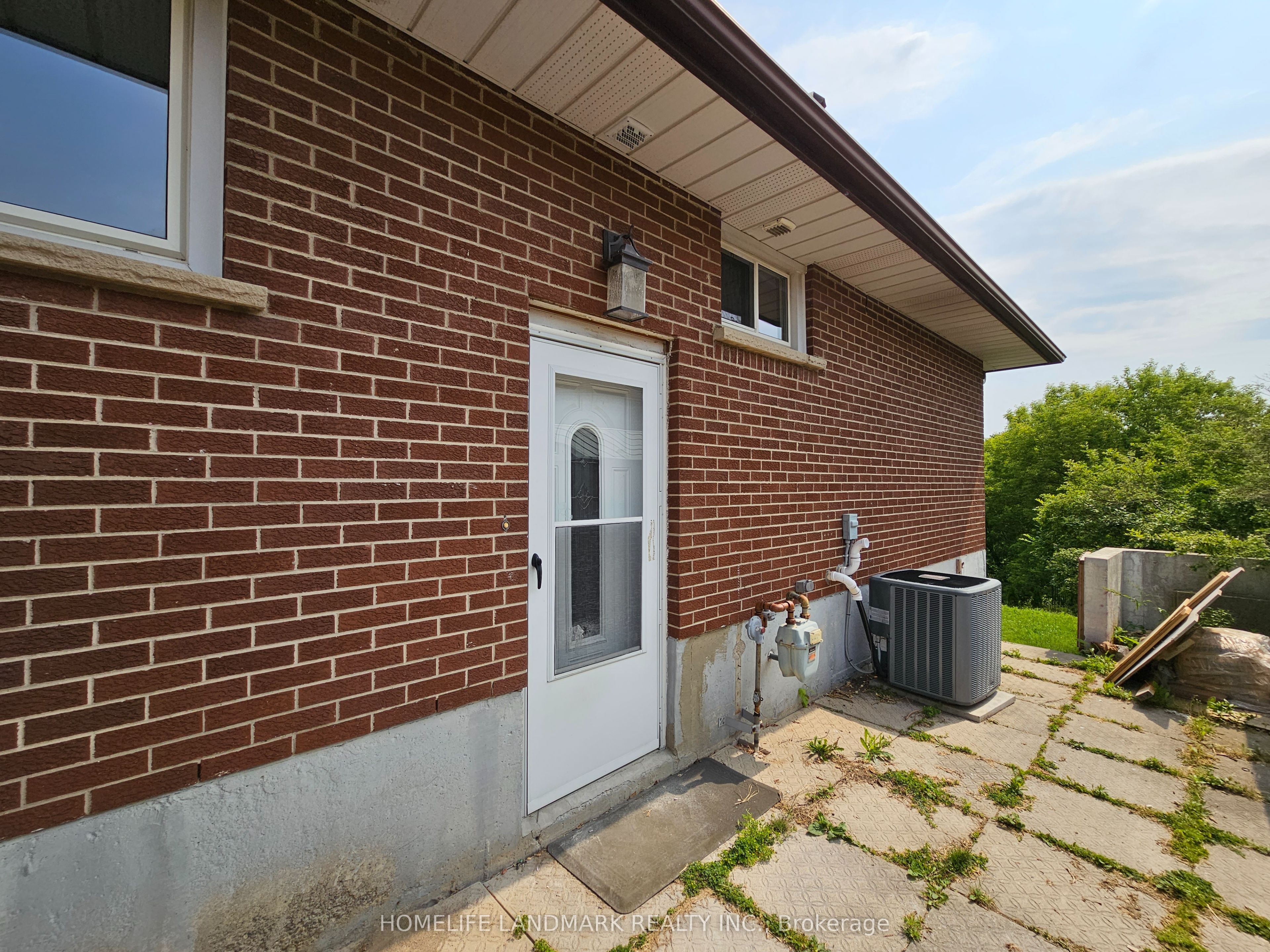 499 Tennyson Court Lower Property Photo 15