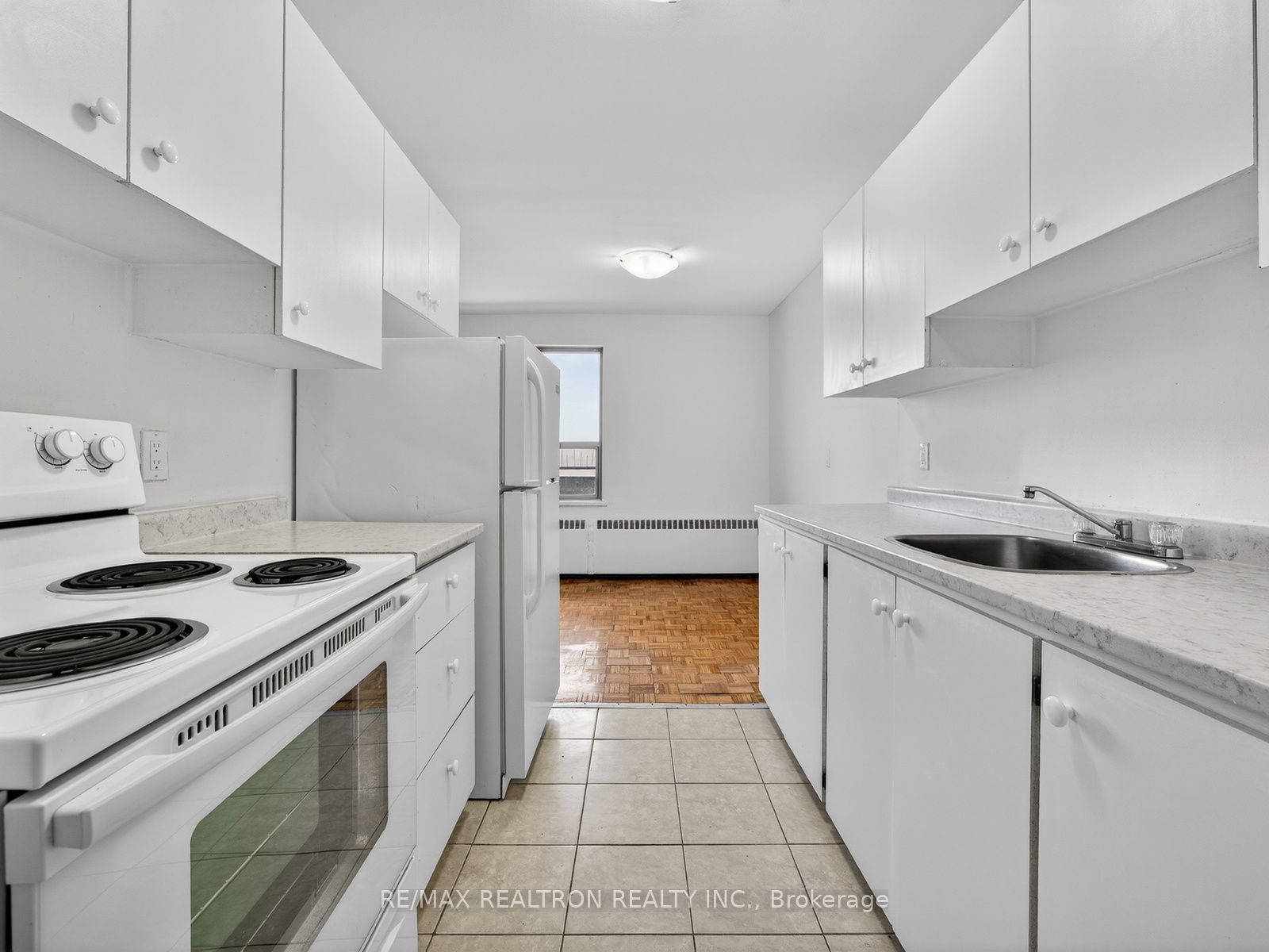 275 Wentworth Street W 205 Property Photo 4