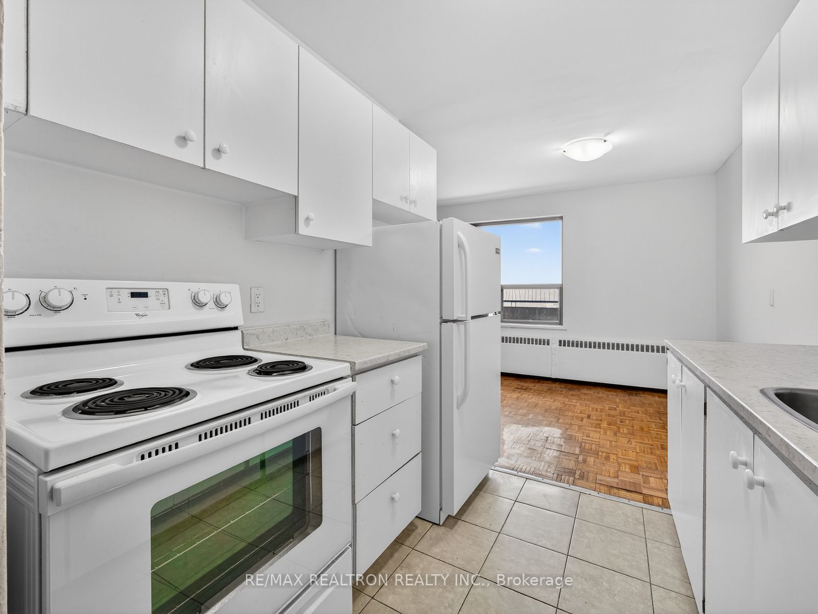 275 Wentworth Street W 205 Property Photo 5