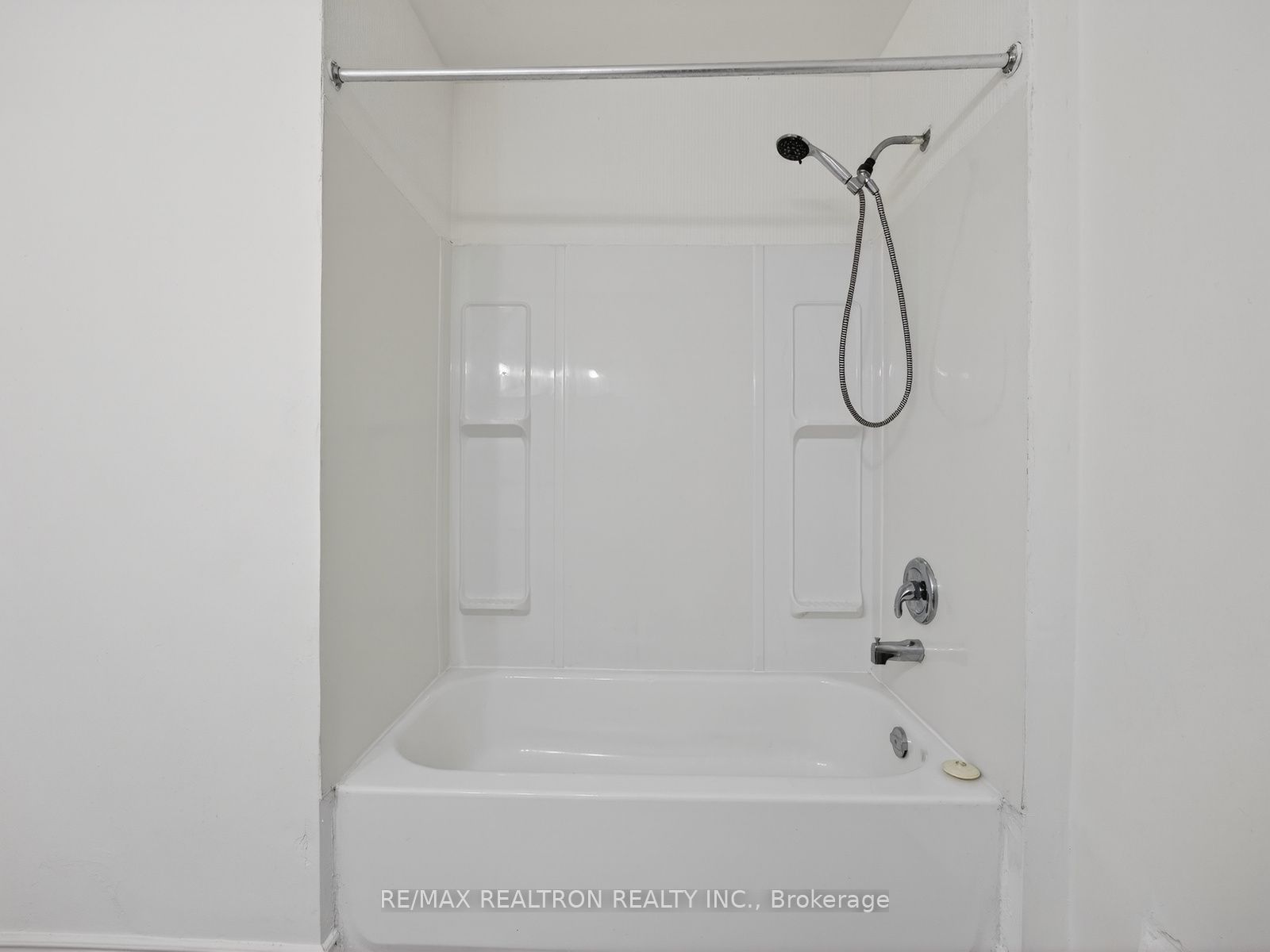 275 Wentworth Street W 205 Property Photo 12