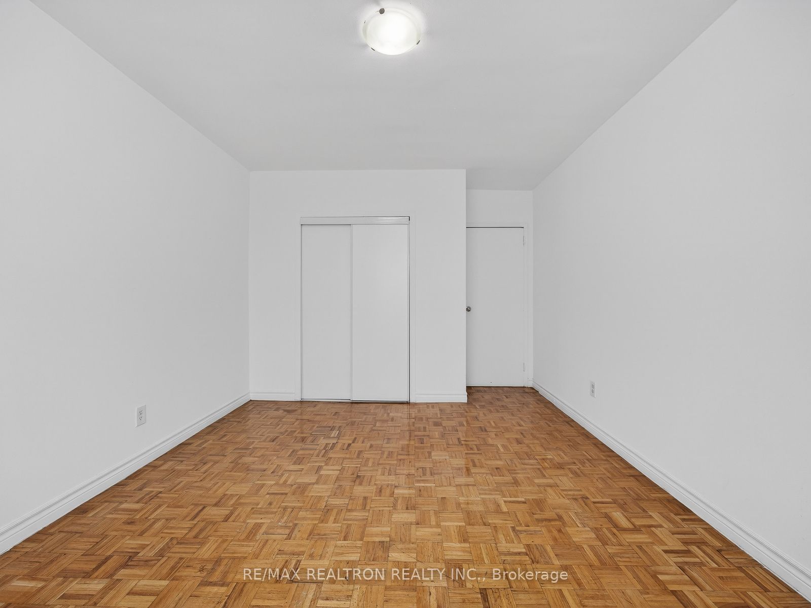 275 Wentworth Street W 205 Property Photo 14