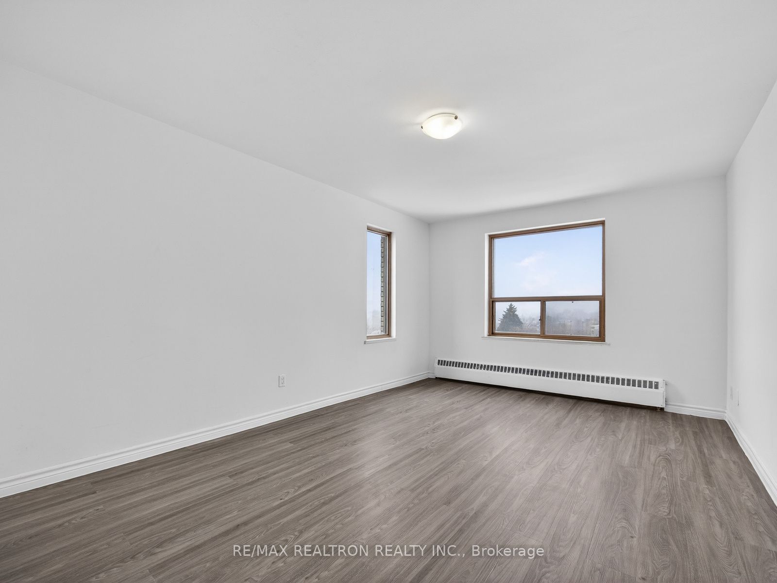 275 Wentworth Street W 205 Property Photo 15