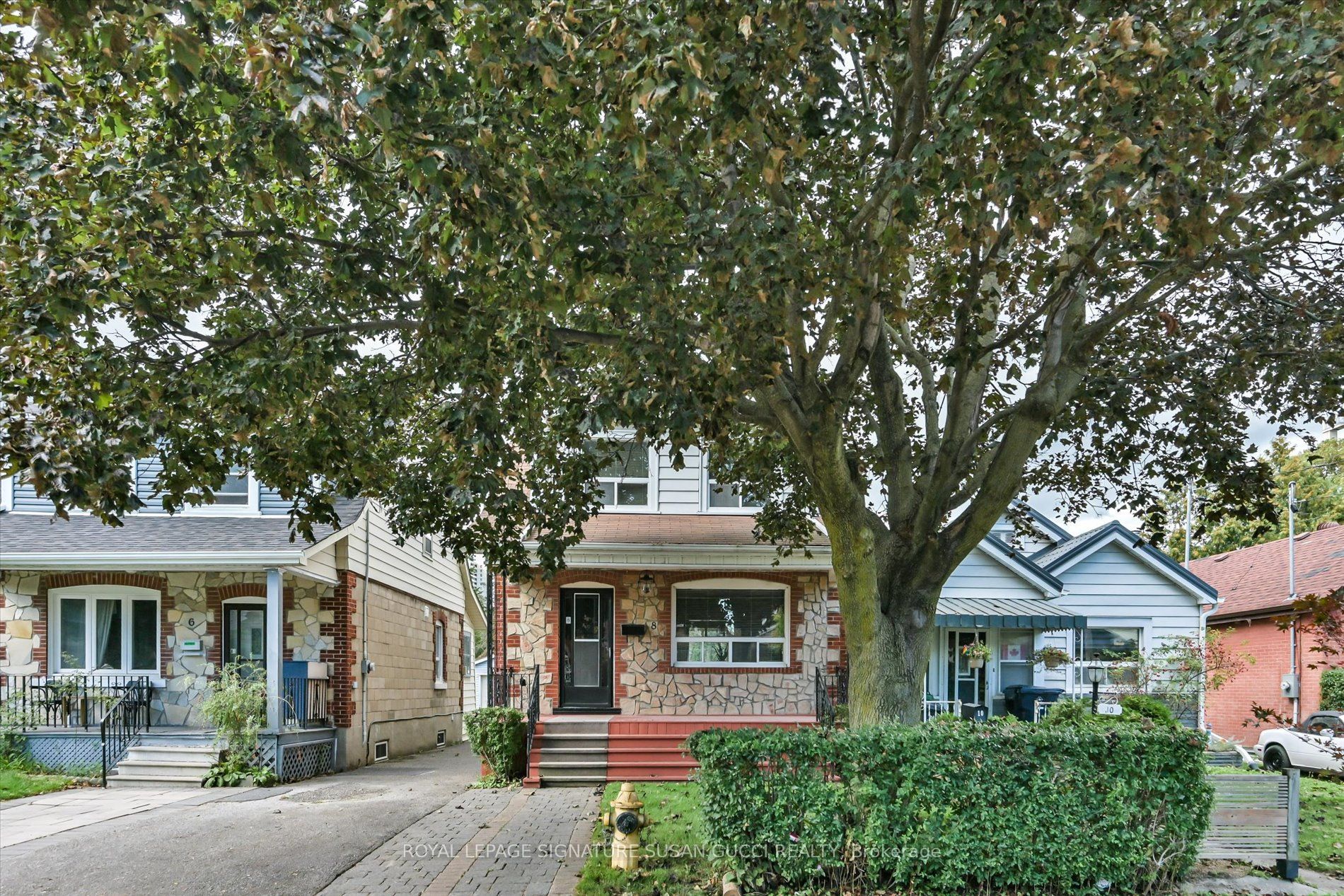 8 Sutherland Avenue Property Photo 1