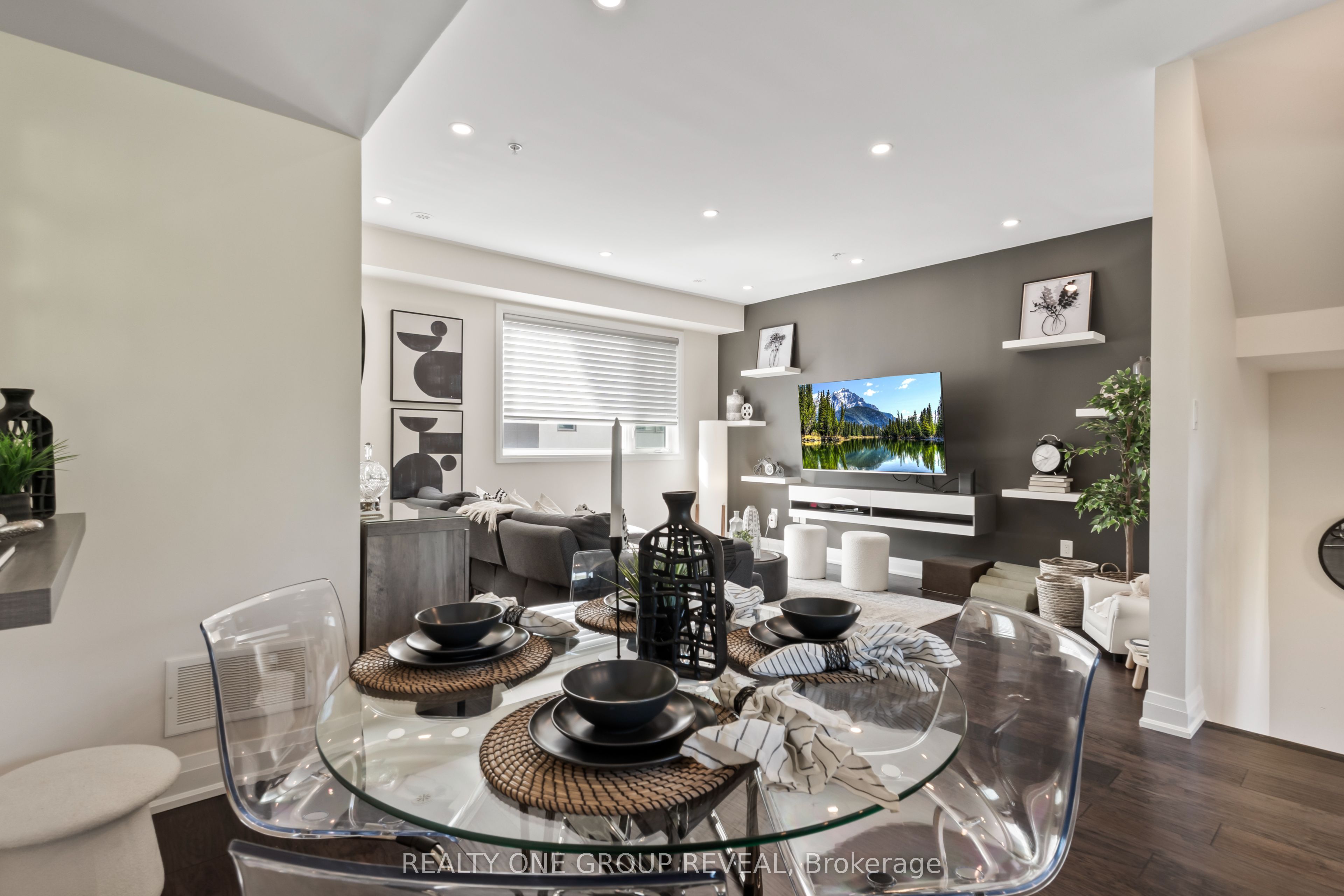 1870 Altona Road 15 Property Photo 14