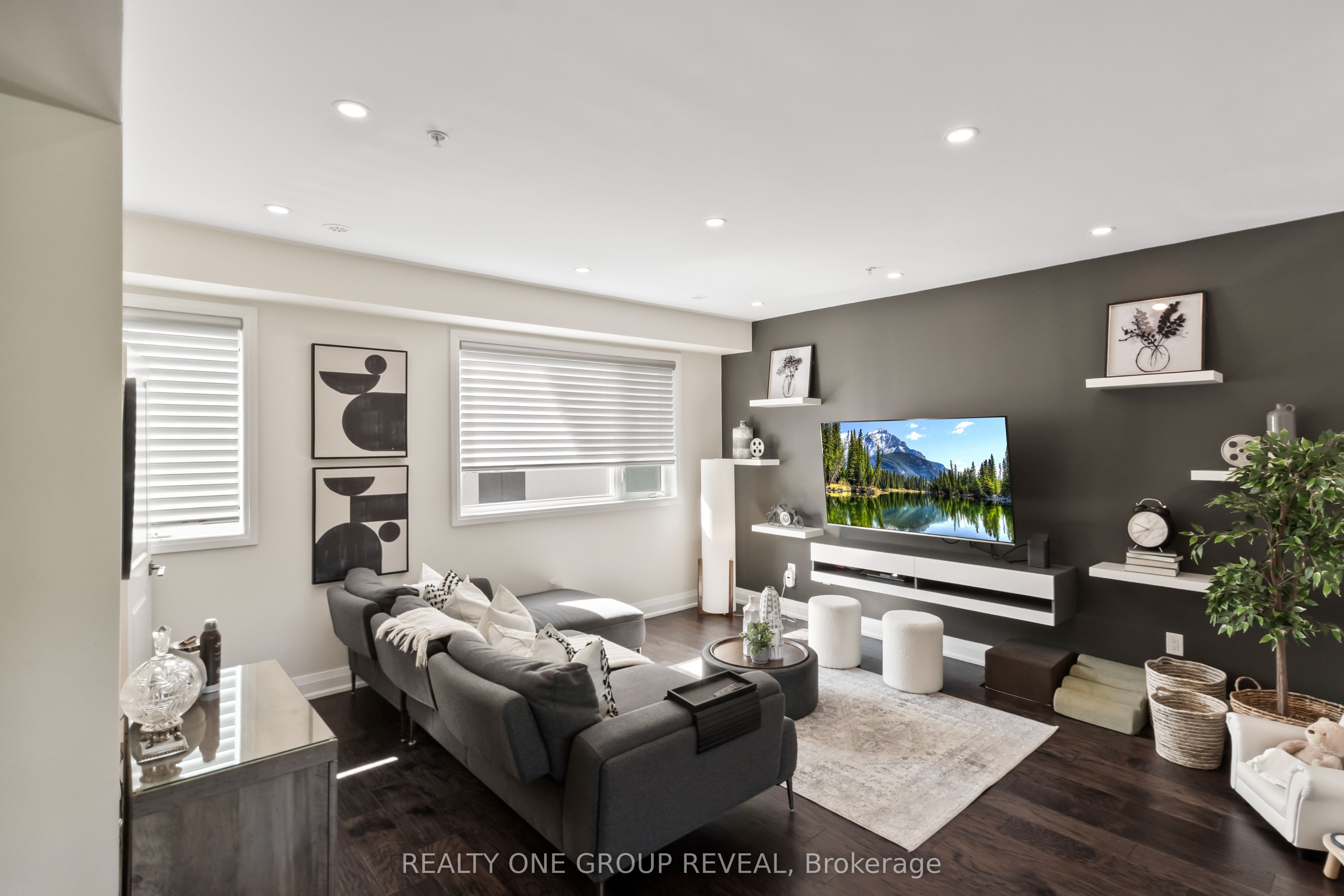 1870 Altona Road 15 Property Photo 16