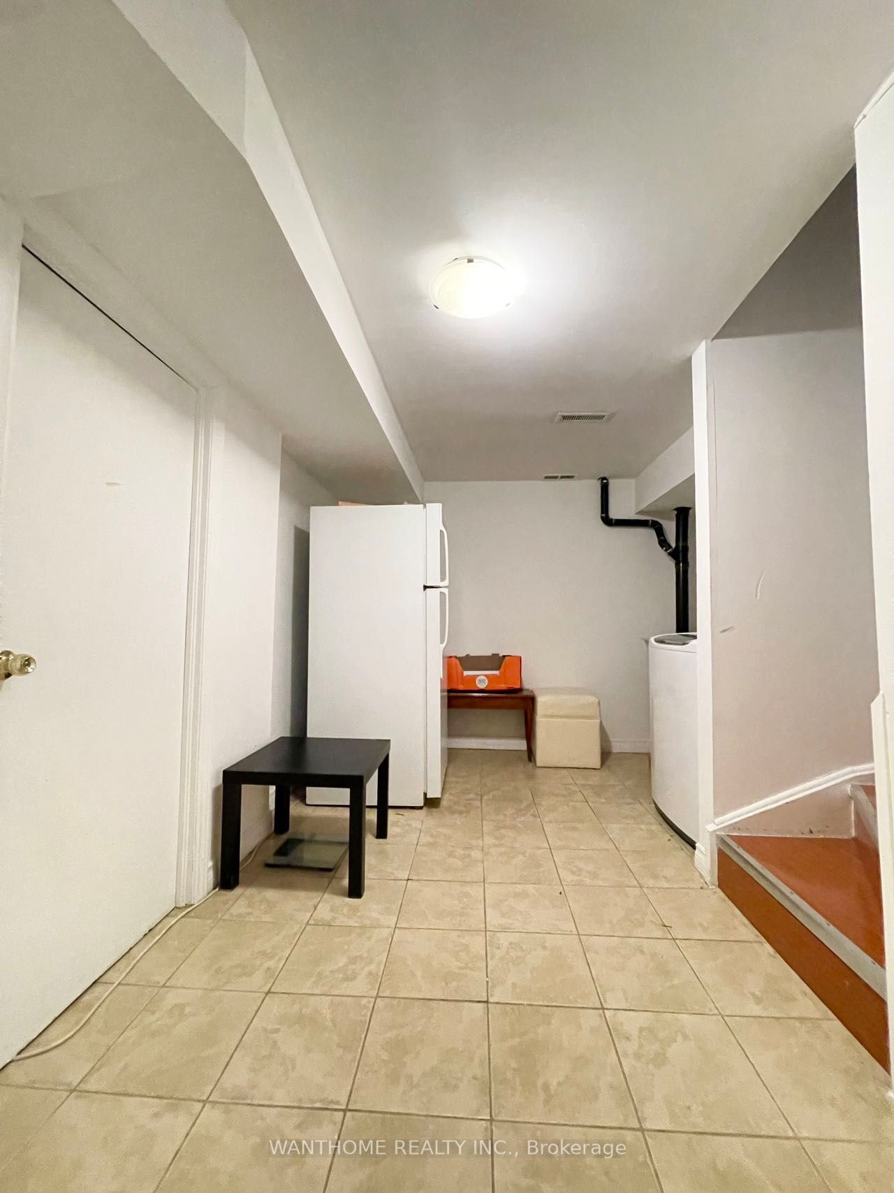 82 Maresfield Drive Bsmt Property Photo 4