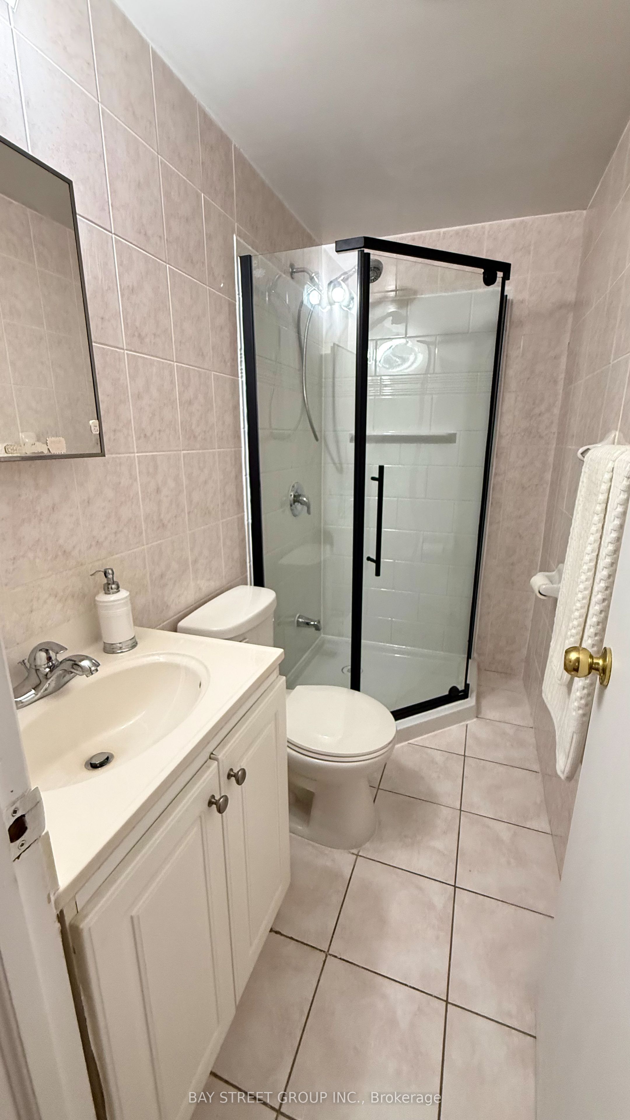 2212 Kennedy Road Property Photo 11
