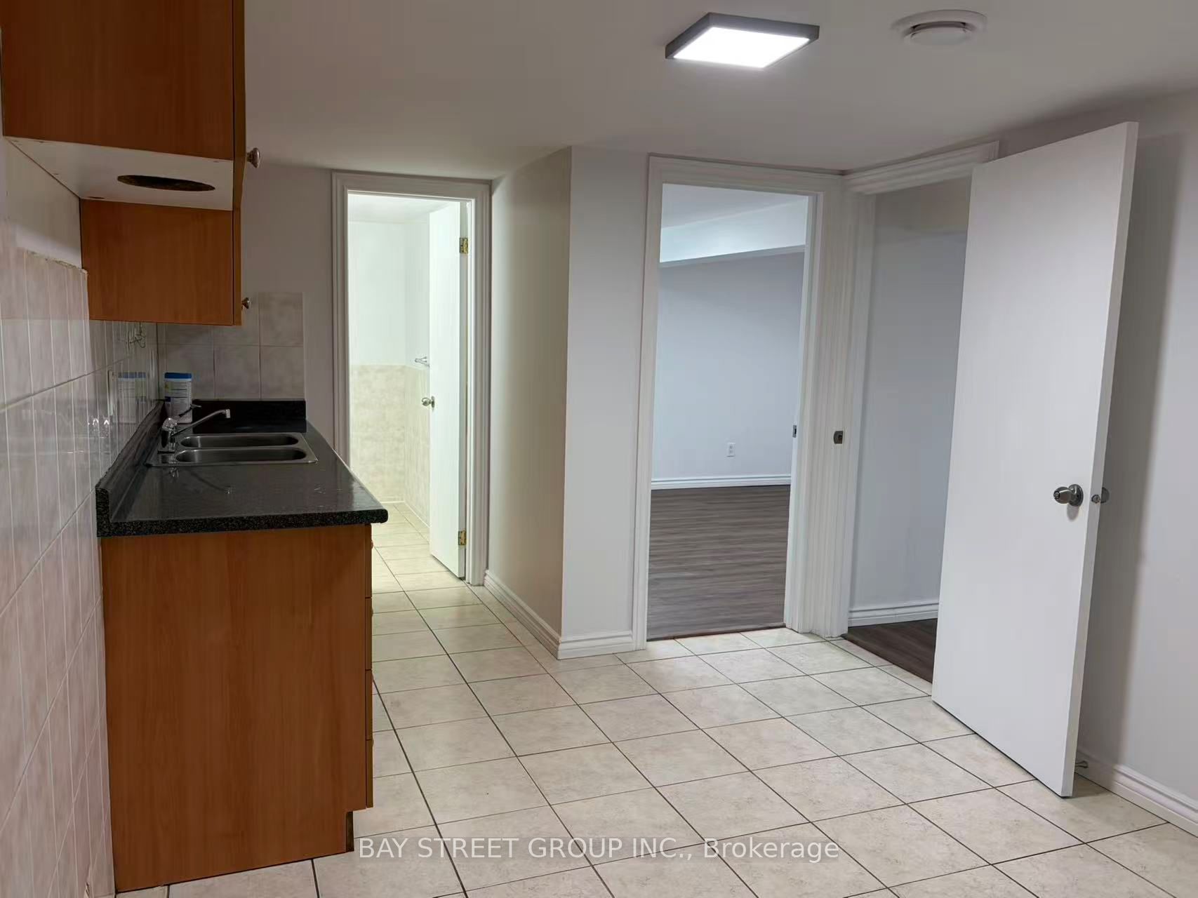 2212 Kennedy Road Property Photo 13