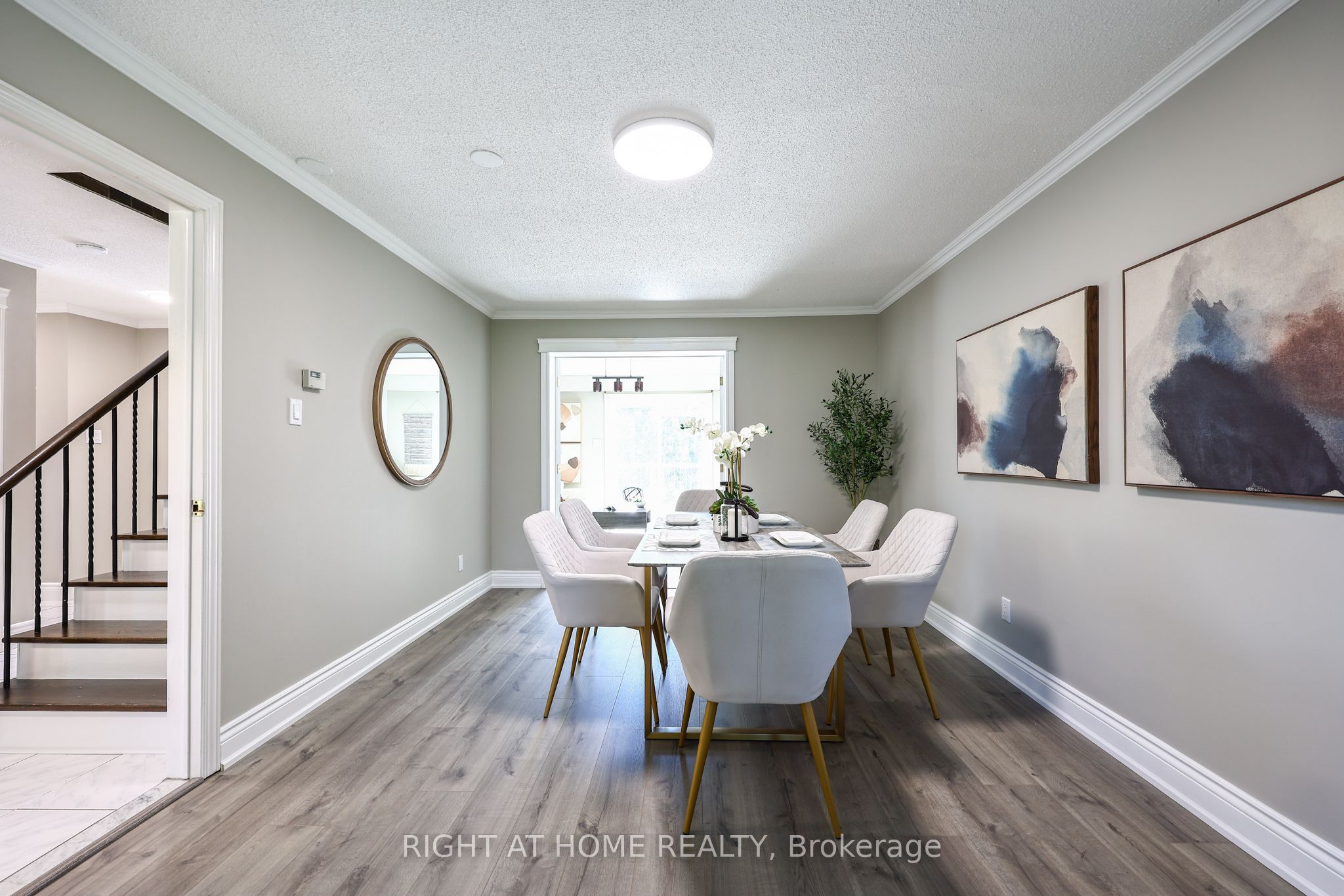 65 Anstead Crescent Property Photo 4