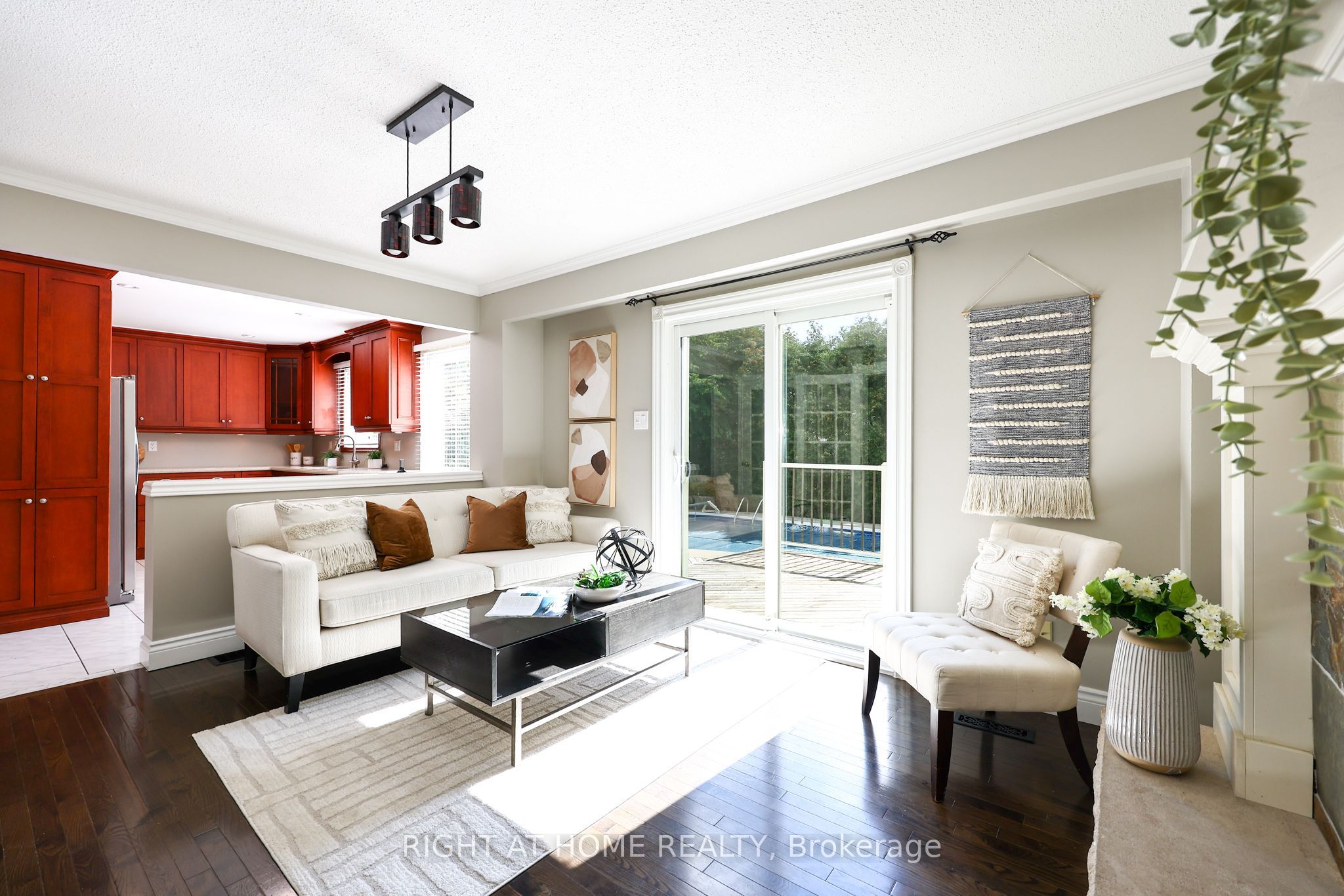 65 Anstead Crescent Property Photo 8