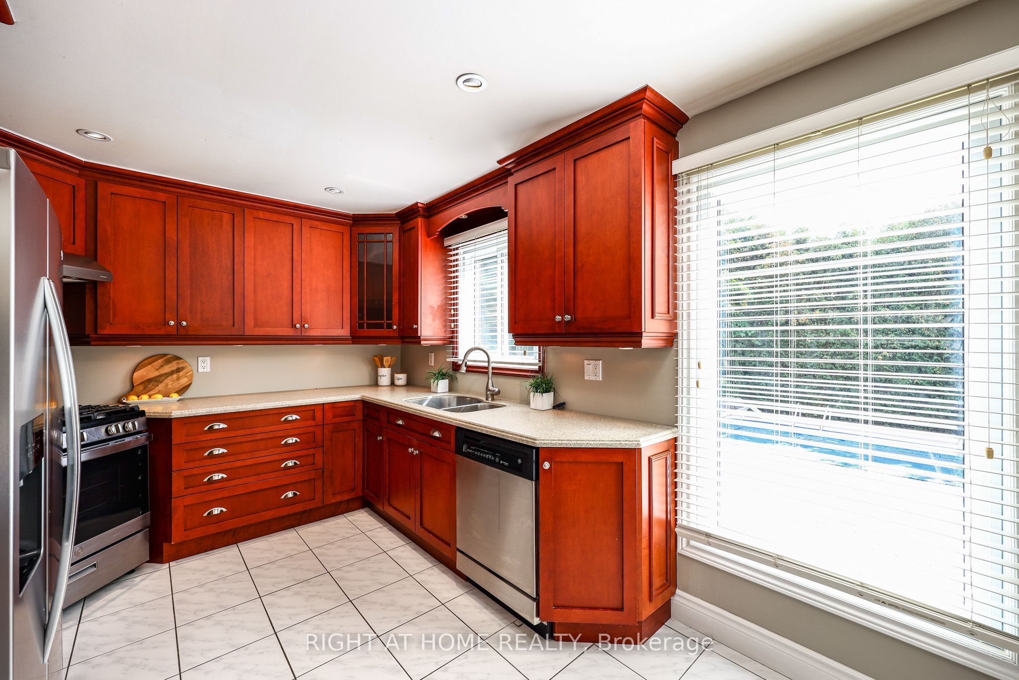 65 Anstead Crescent Property Photo 11