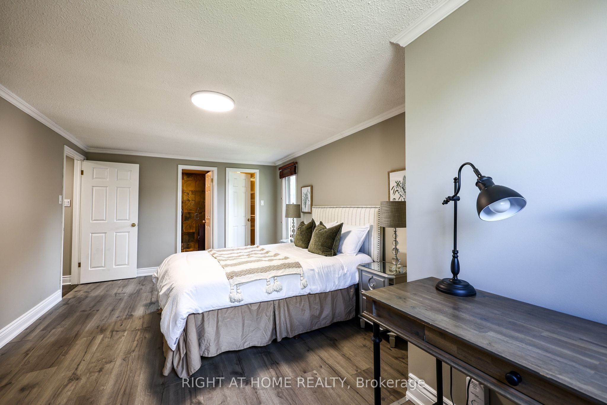 65 Anstead Crescent Property Photo 13